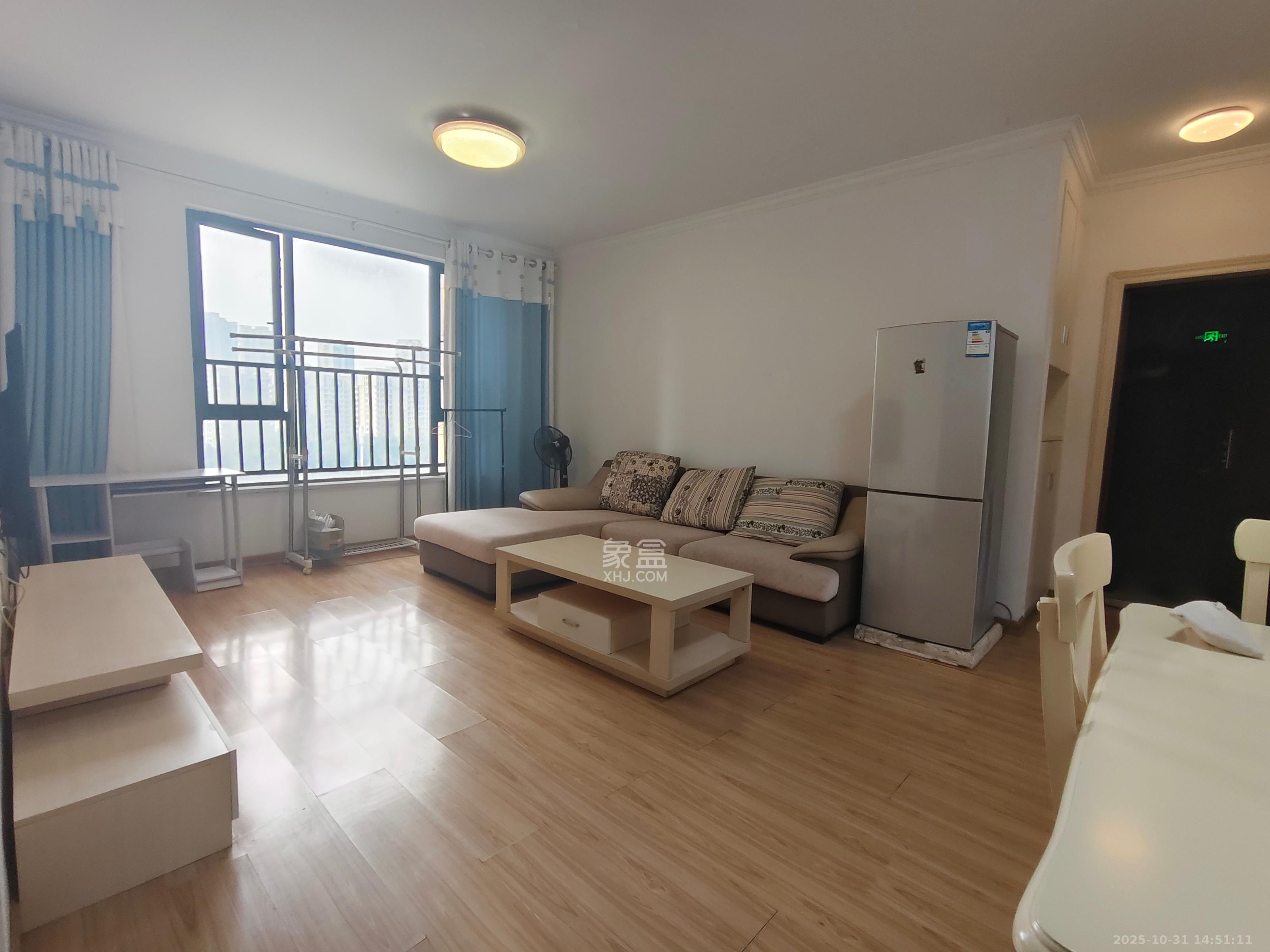 荣盛花语馨苑  3室2厅1卫    2400.0元/月