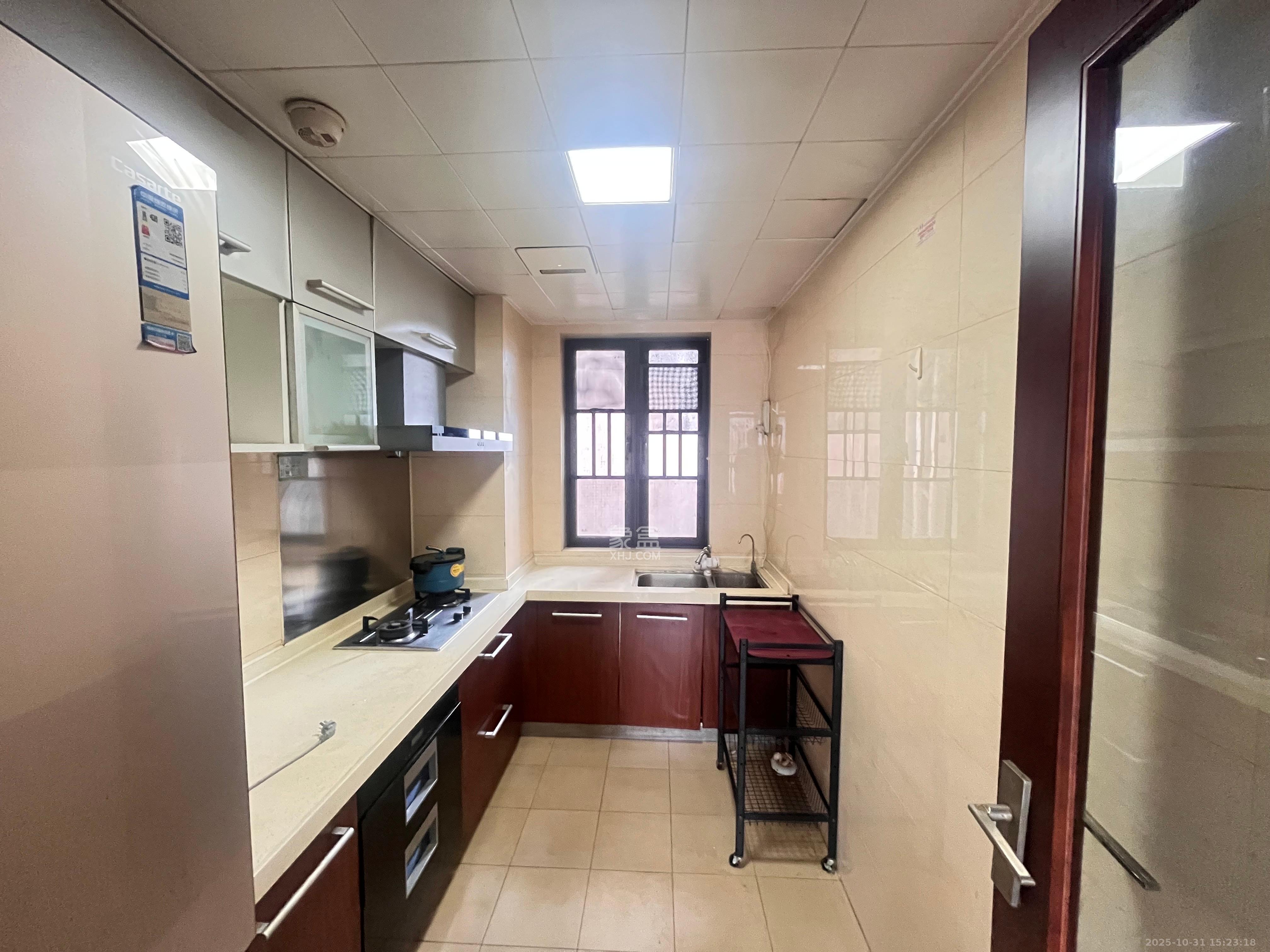 珠江花城三期锦鲤  3室2厅2卫    2600.0元/月室内图