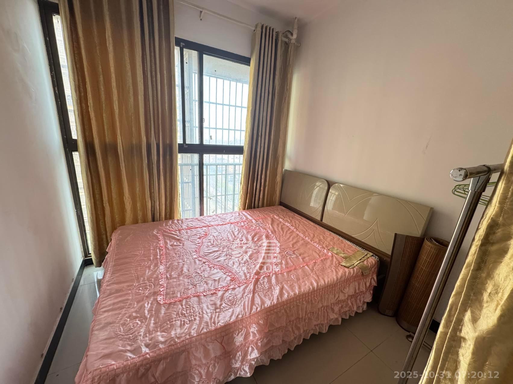 盛地春天里  3室2厅2卫    1350.0元/月室内图