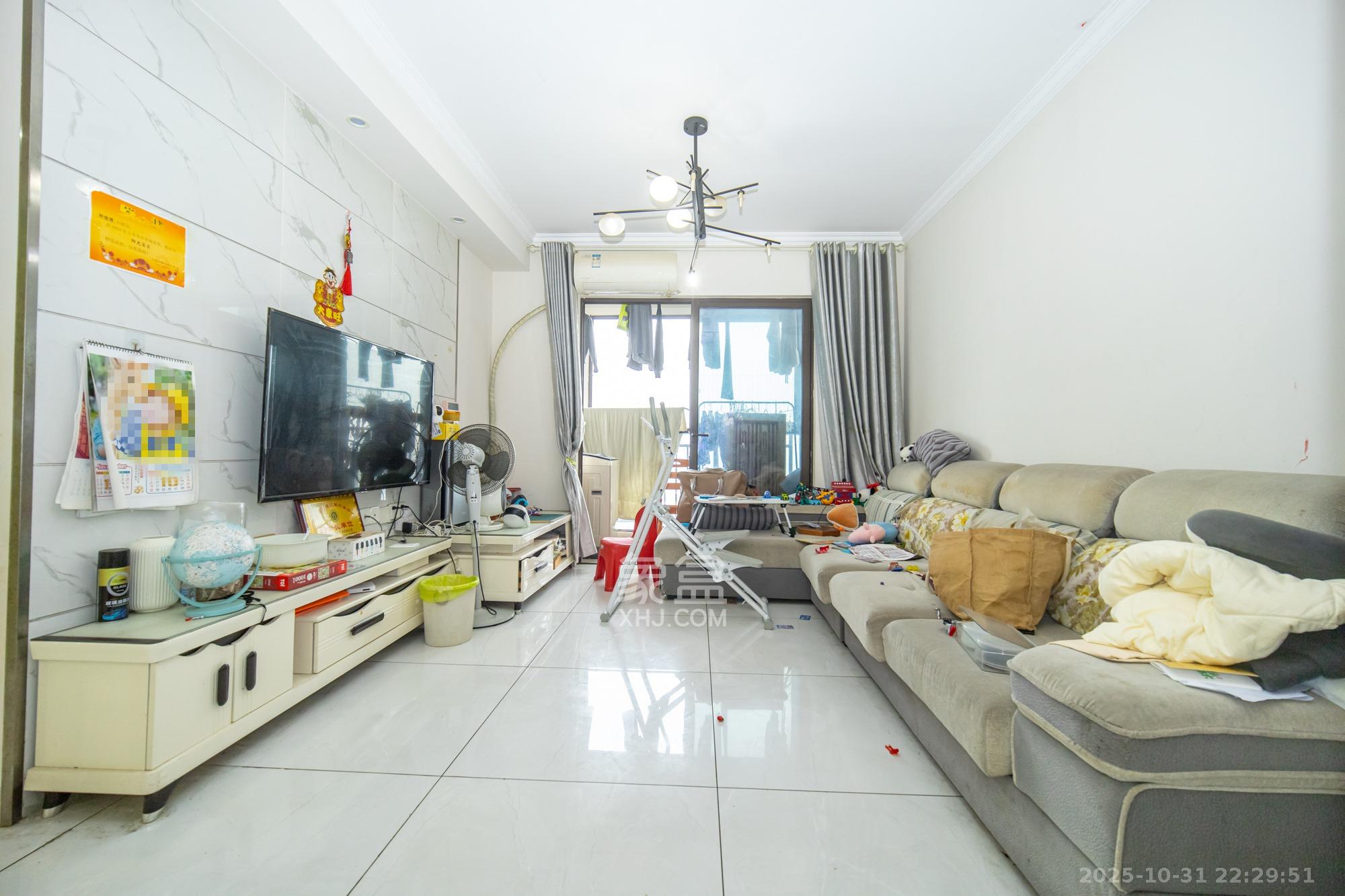 华润置地广场二期  3室2厅1卫    72.8万