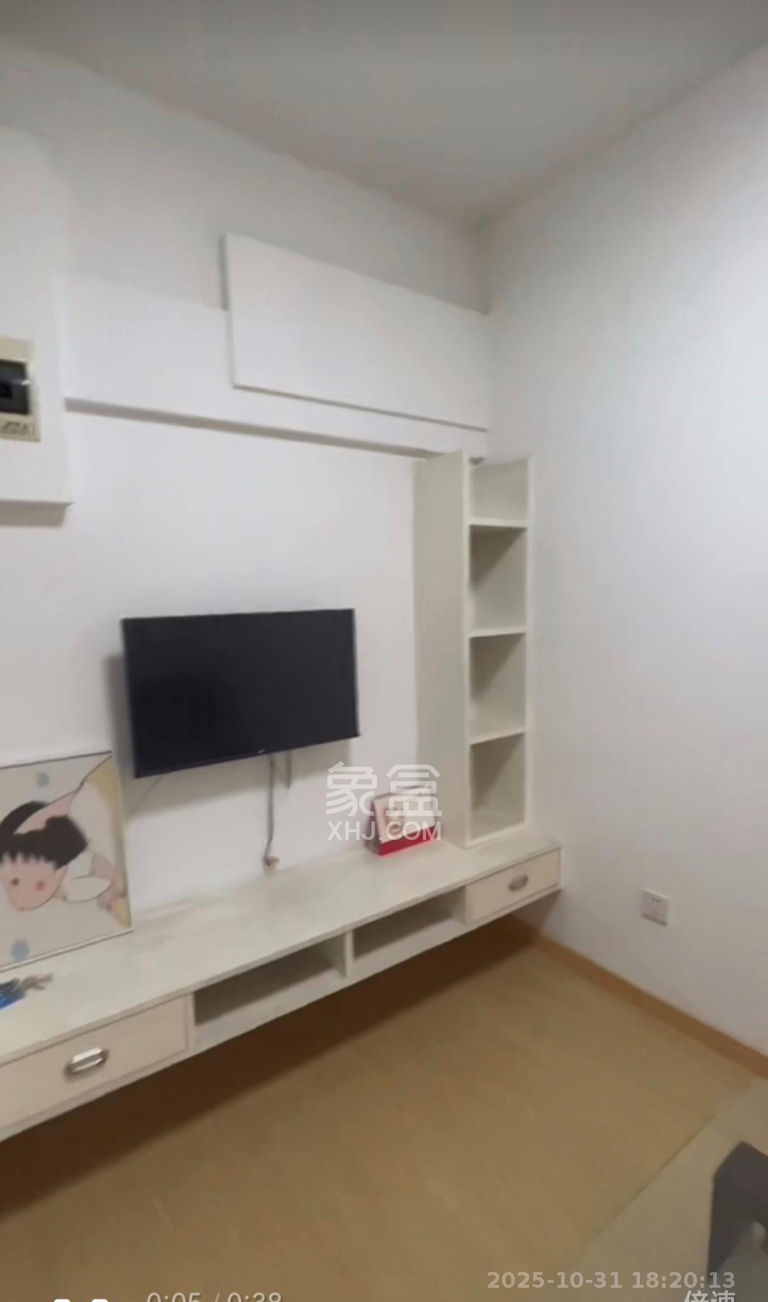 左岸右岸  1室1厅1卫    1800.0元/月室内图