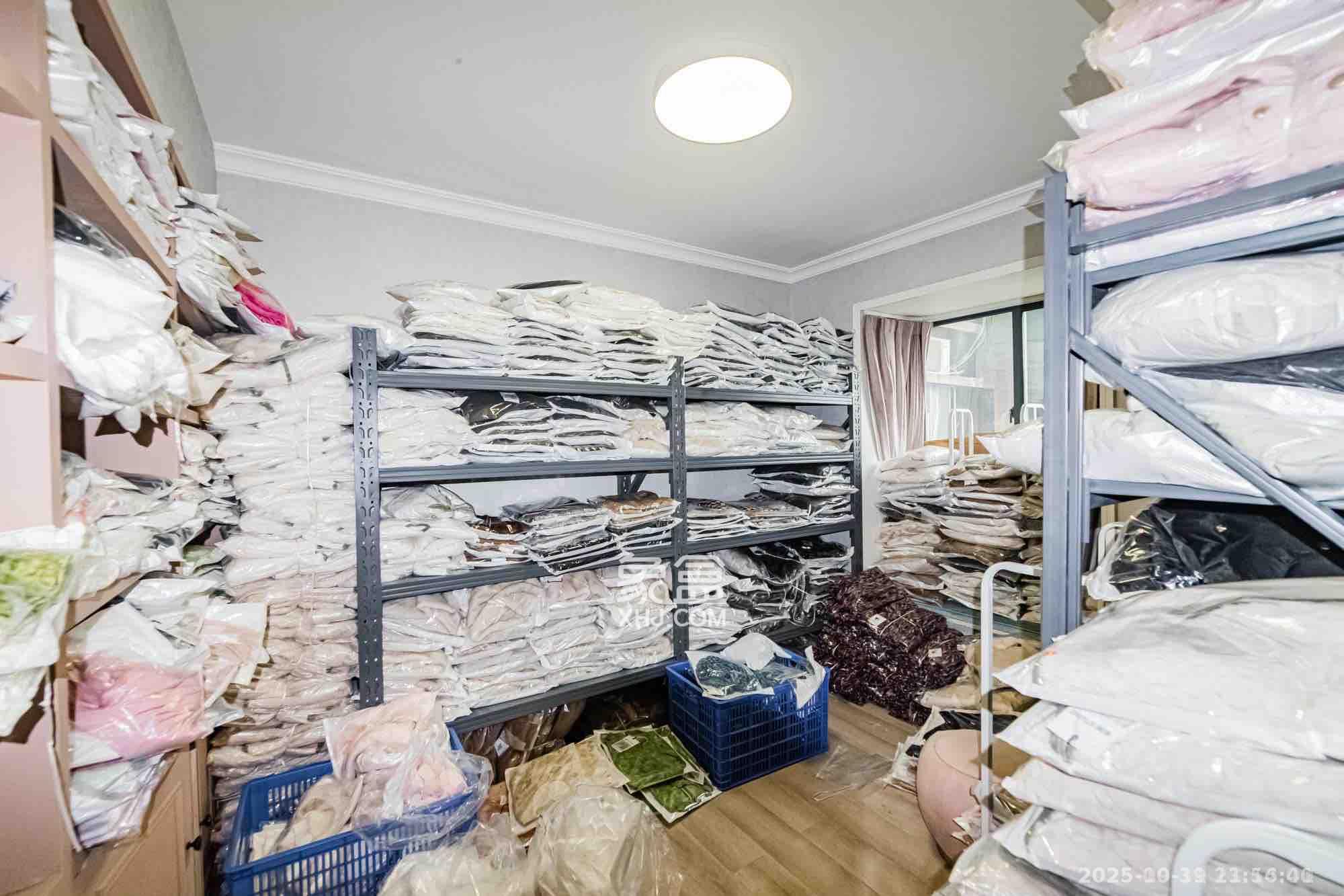 湘江世纪城富湾国际  4室2厅2卫    8000.0元/月