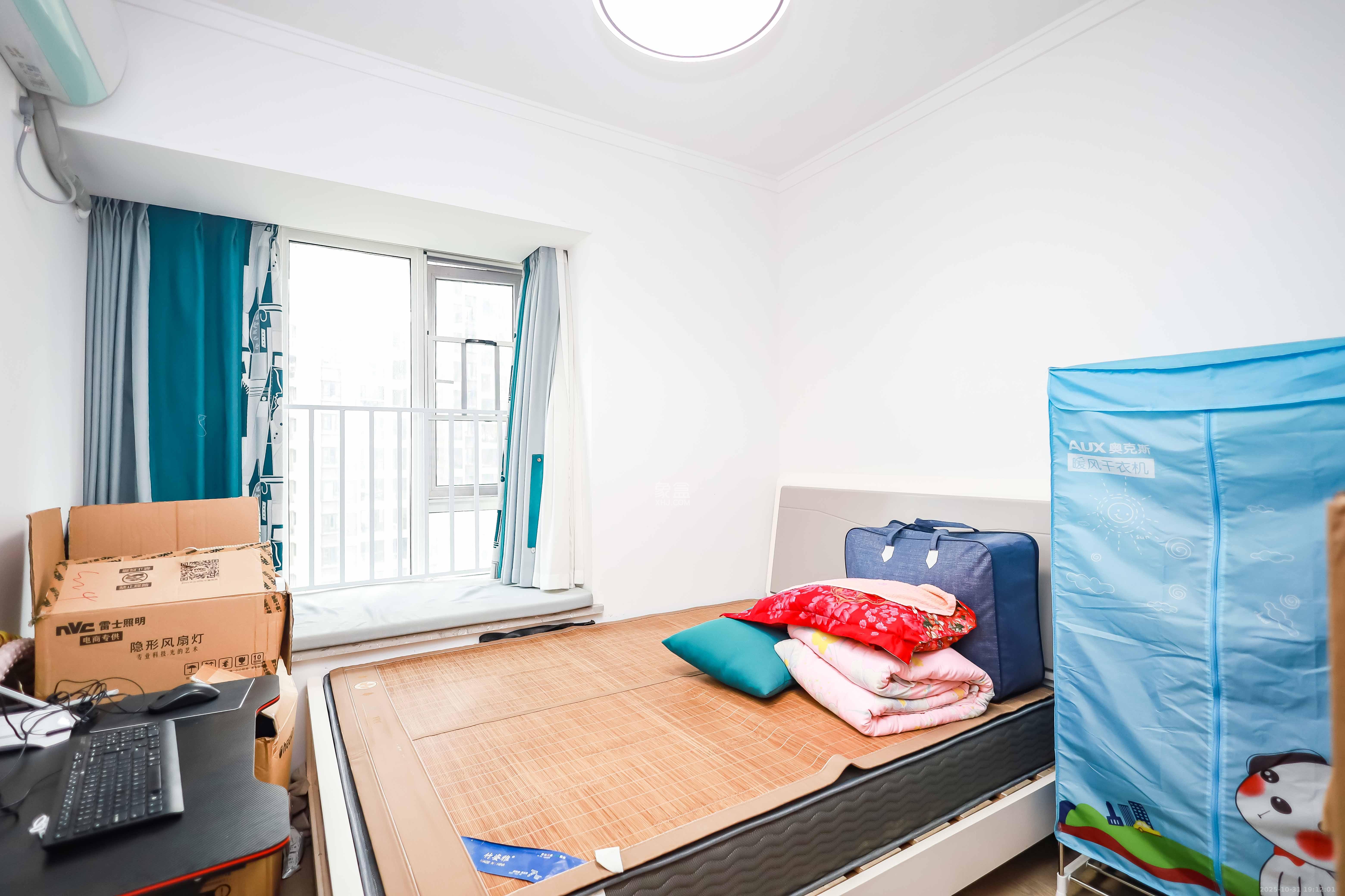 金地中交麓谷香颂(金地中交雅苑)  4室2厅2卫    140.8万卧室