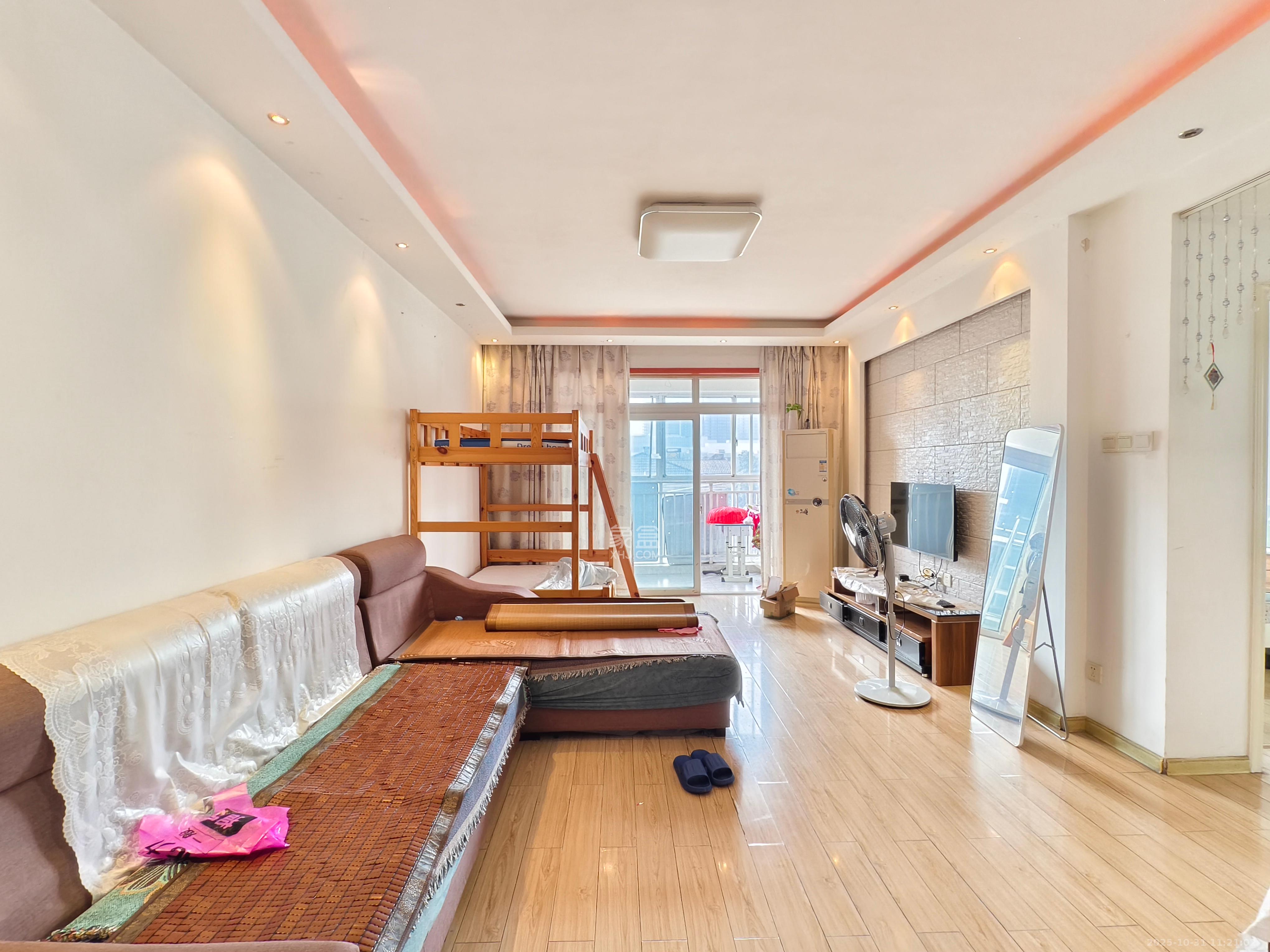 风华四季园  2室2厅1卫    2500.0元/月 风华四季园  2室2厅1卫    2500.0元/月室内图