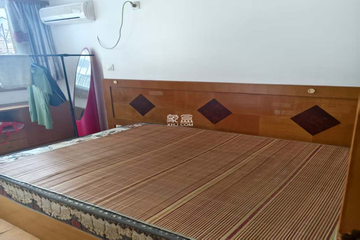 省中行宿舍(南宝路) 3室2厅1卫 120.0万 省中行宿舍(南宝路) 3室2厅1卫 120.0万室内图