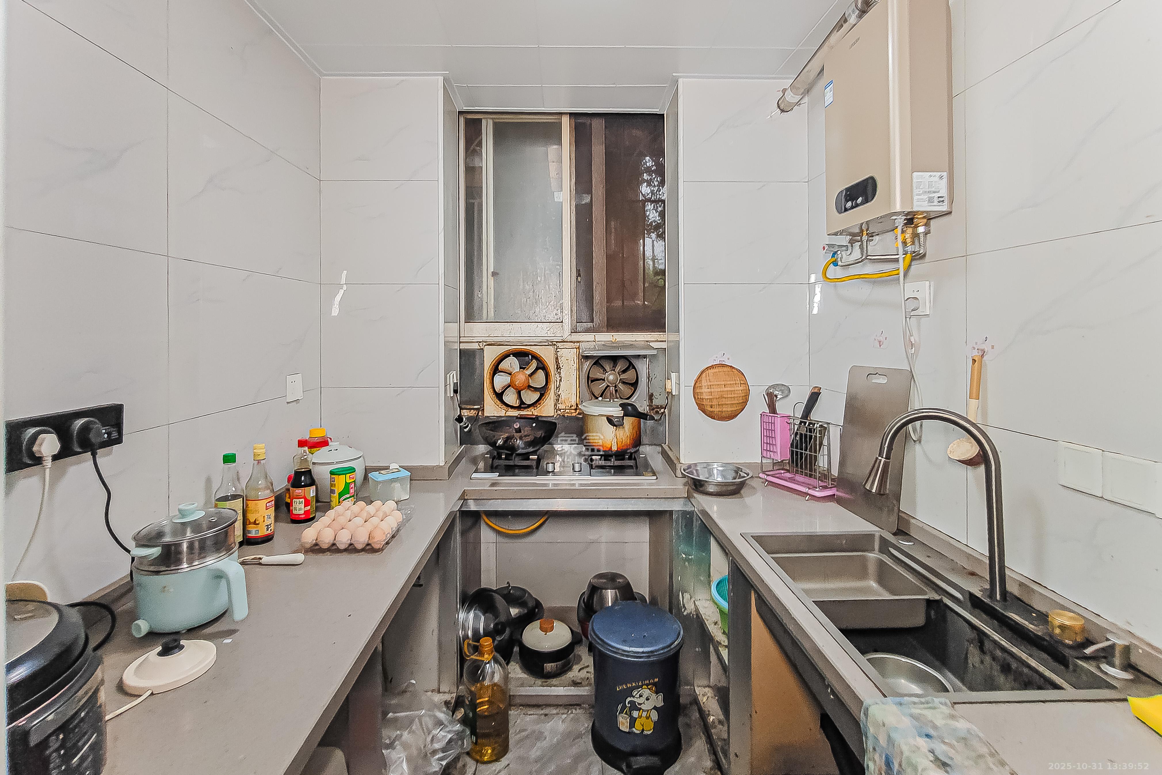 东瓜山二村  3室2厅1卫    60.0万厨房