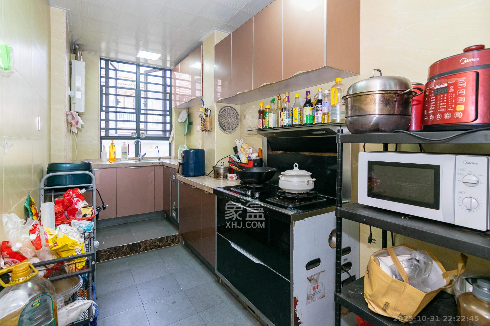 澳海月亮湾  3室2厅2卫    58.0万厨房