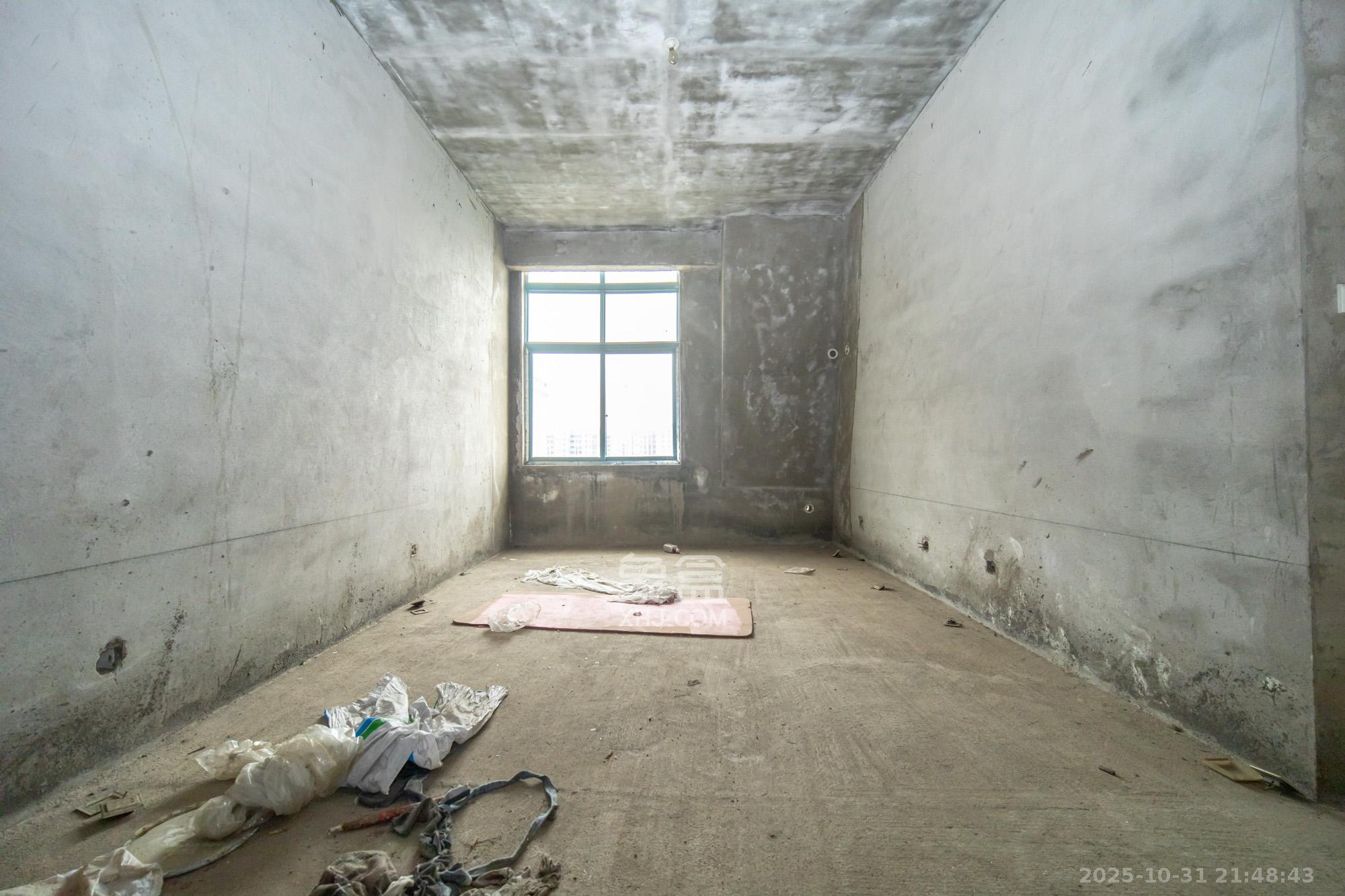 蝴蝶谷  4室2厅2卫    53.0万