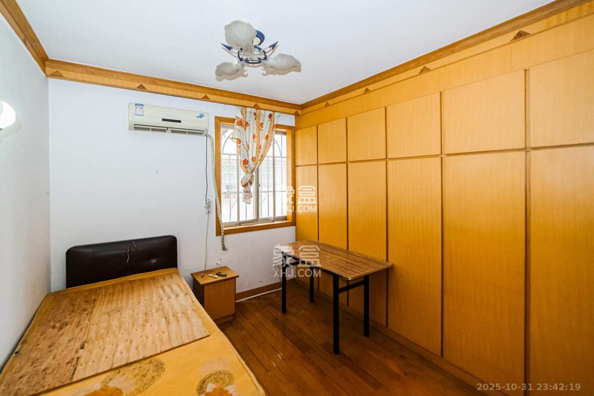 丽都苑 4室2厅2卫 77.0万 丽都苑 4室2厅2卫 77.0万卧室