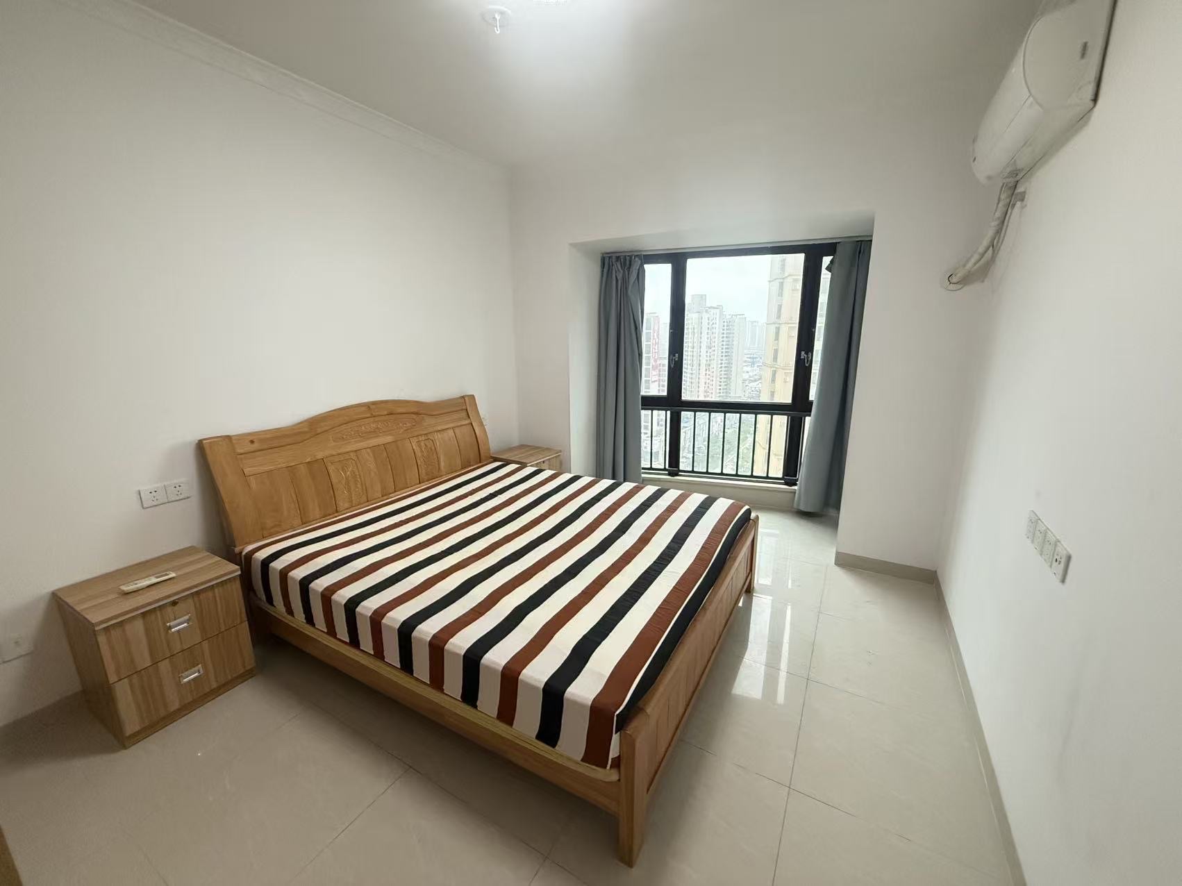 滨海豪庭  3室2厅2卫    3500.0元/月室内图