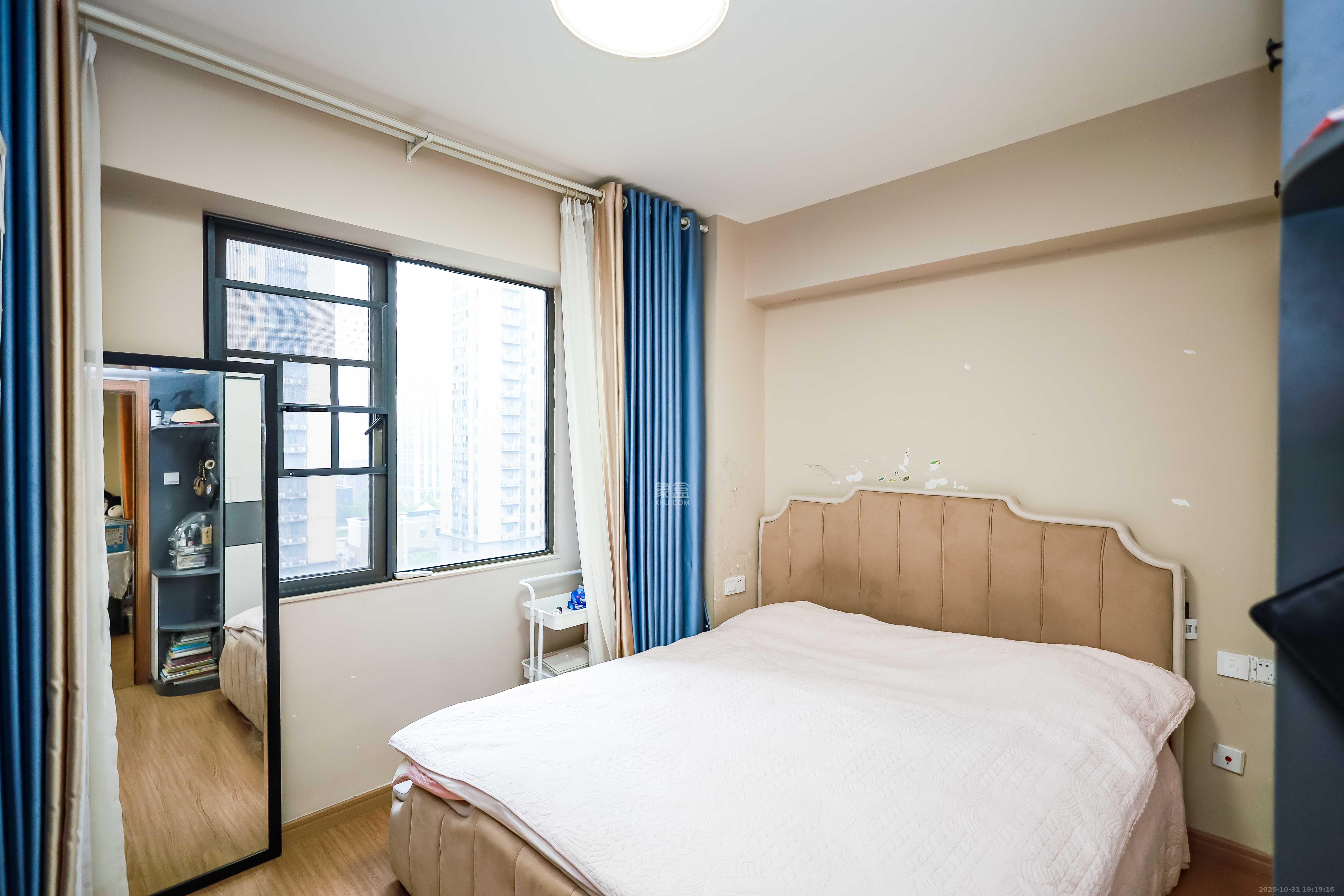 麓谷小镇  3室2厅1卫    58.8万卧室