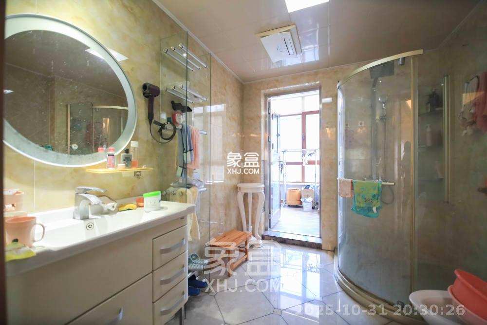 天赐良园  5室2厅2卫    10000.0元/月 天赐良园  5室2厅2卫    10000.0元/月室内图