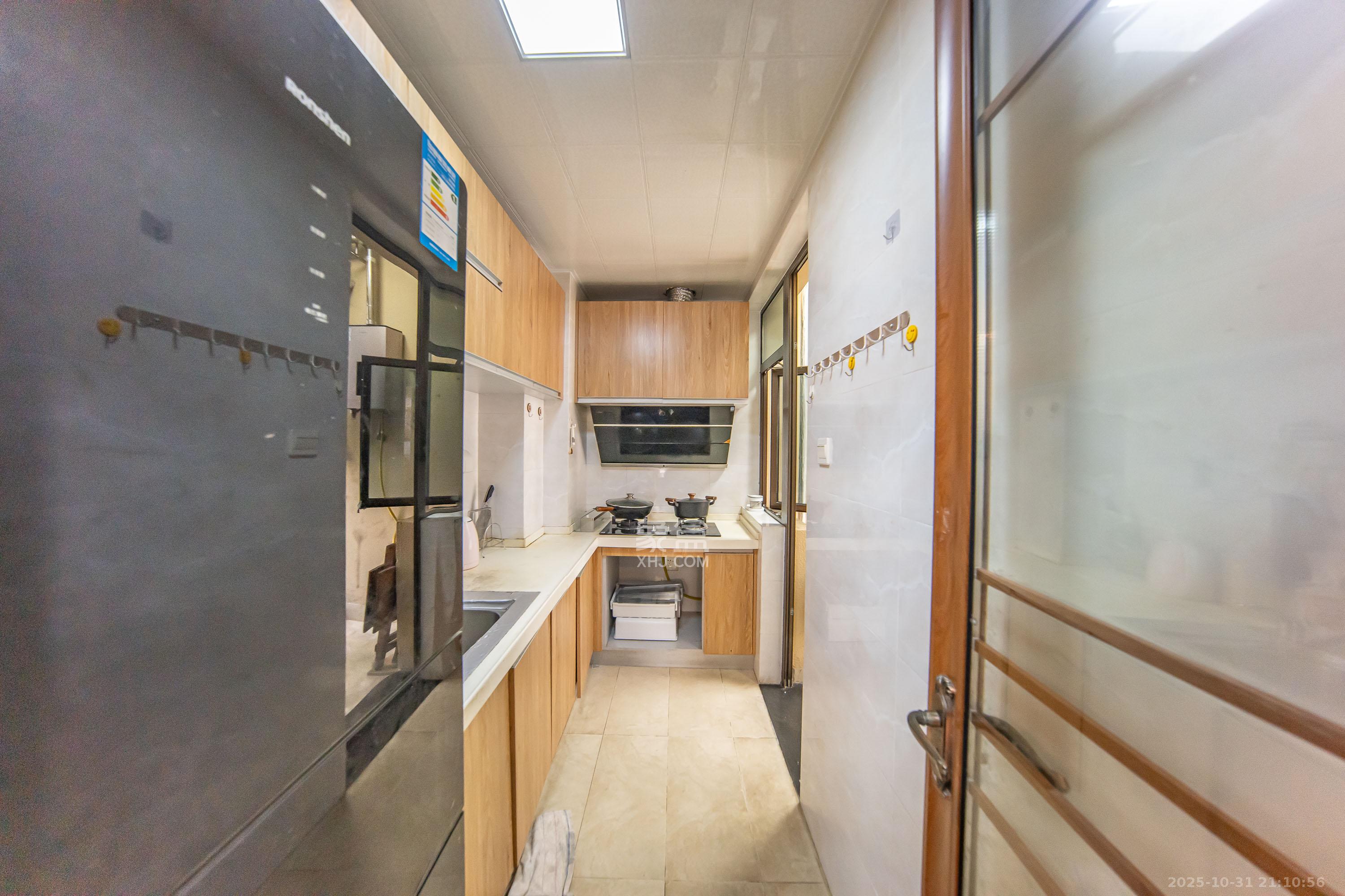 江山帝景哈佛  3室2厅1卫    95.0万厨房