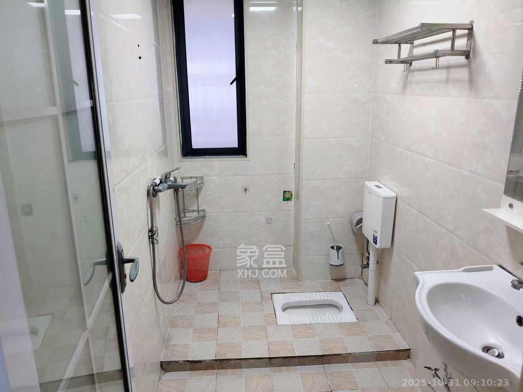 叠彩兰亭 3室2厅1卫 2300.0元/月 叠彩兰亭 3室2厅1卫 2300.0元/月室内图