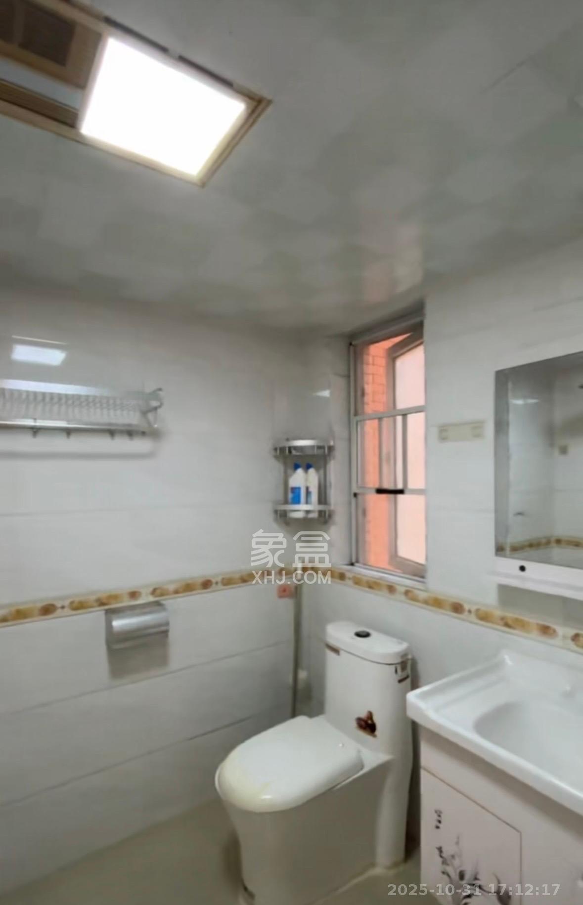 丽发新城  3室2厅2卫    2300.0元/月室内图