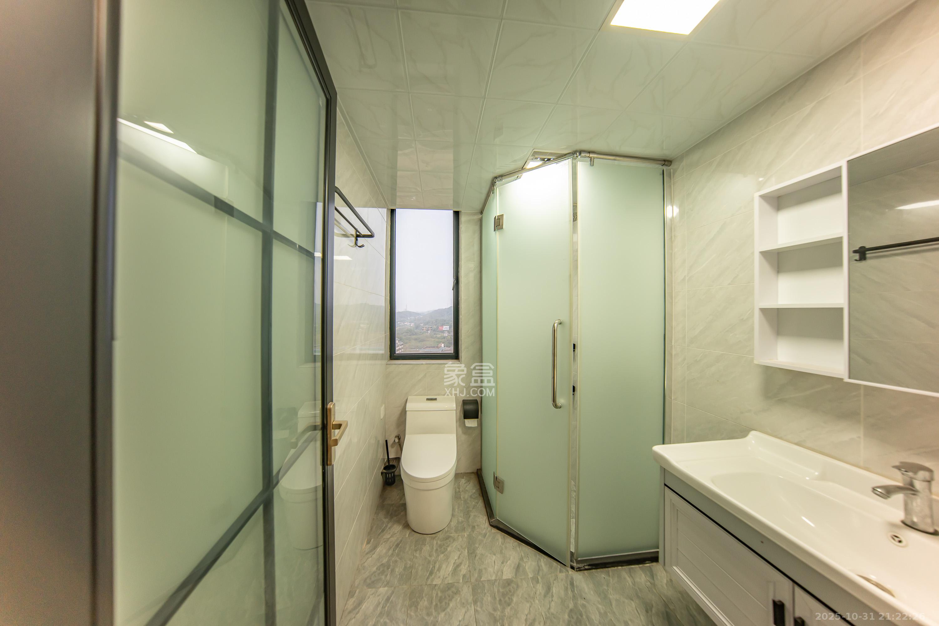 中建麓山和苑 3室2厅2卫 82.0万 中建麓山和苑 3室2厅2卫 82.0万卫生间