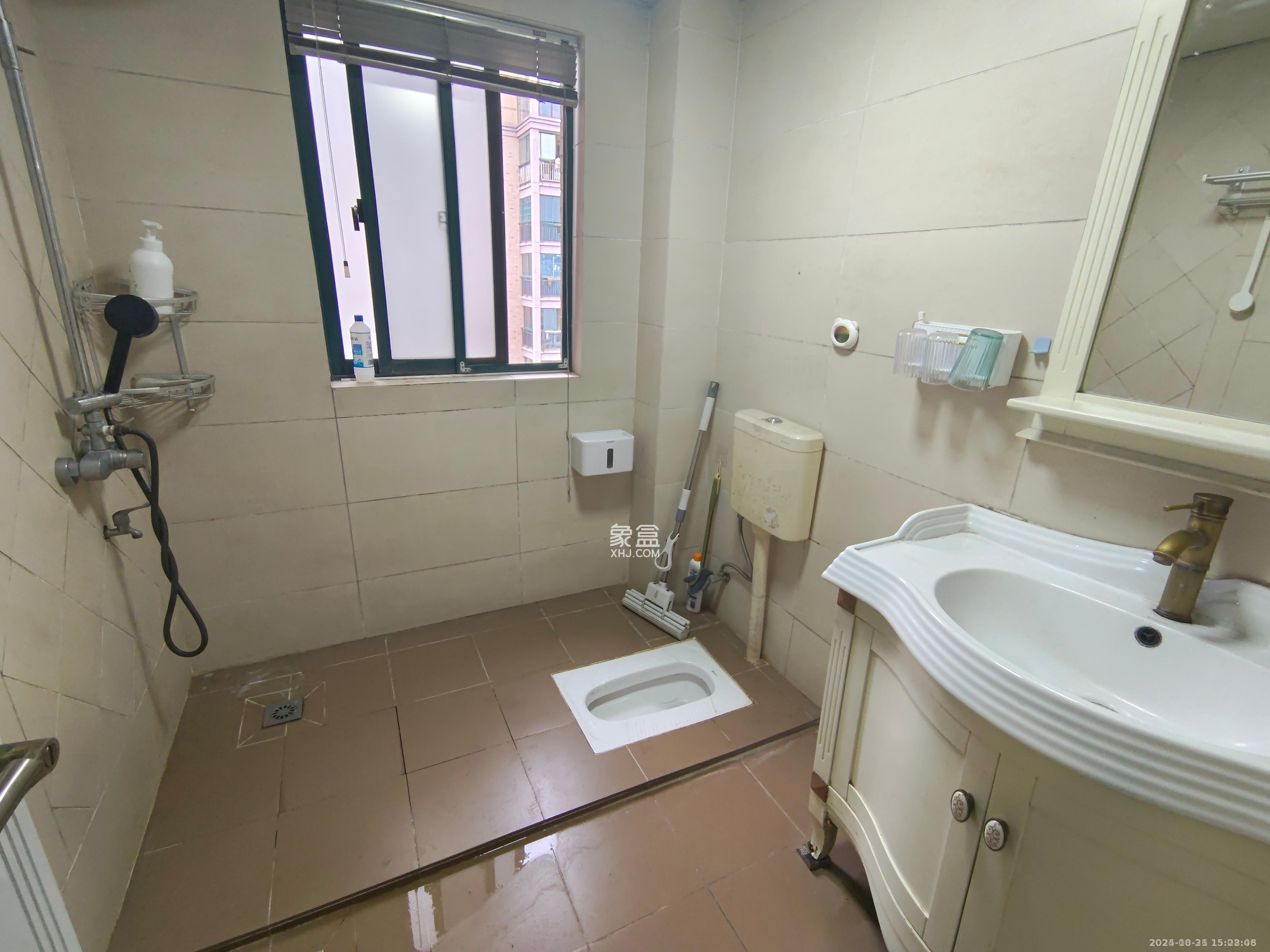 共和世家  4室2厅2卫    4000.0元/月室内图