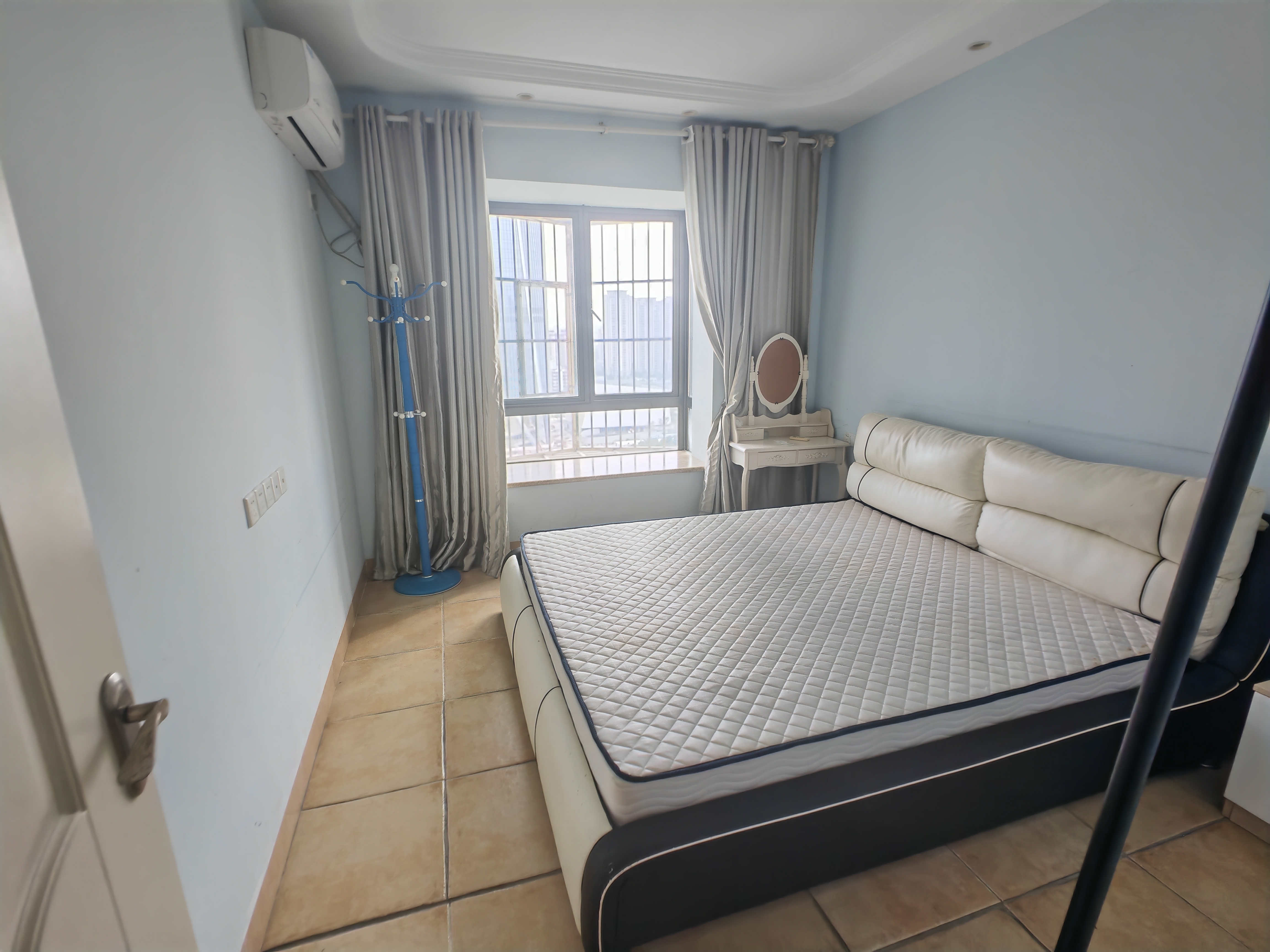 国兴城（C区）  2室2厅1卫    2600.0元/月室内图