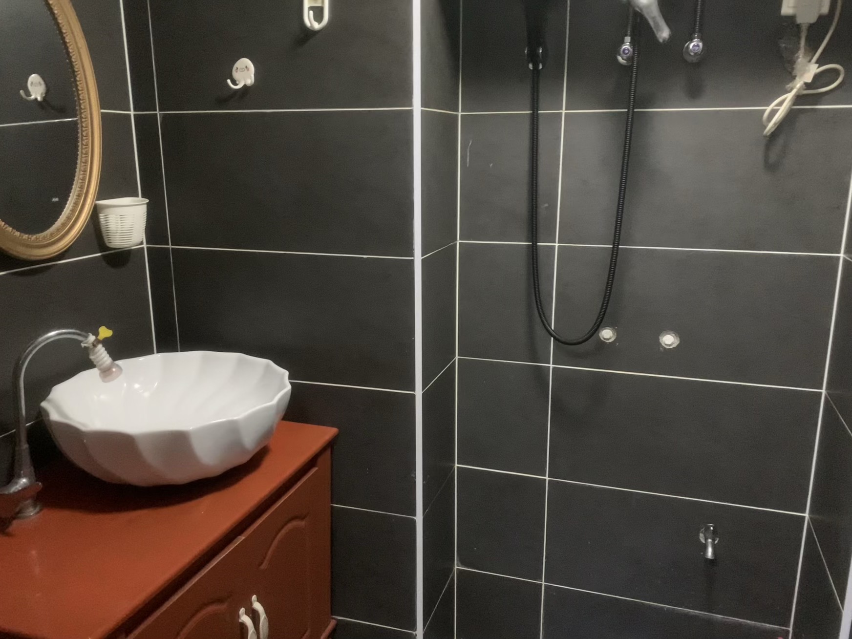 梓山湖公馆  1室2厅2卫    1280.0元/月 梓山湖公馆  1室2厅2卫    1280.0元/月室内图