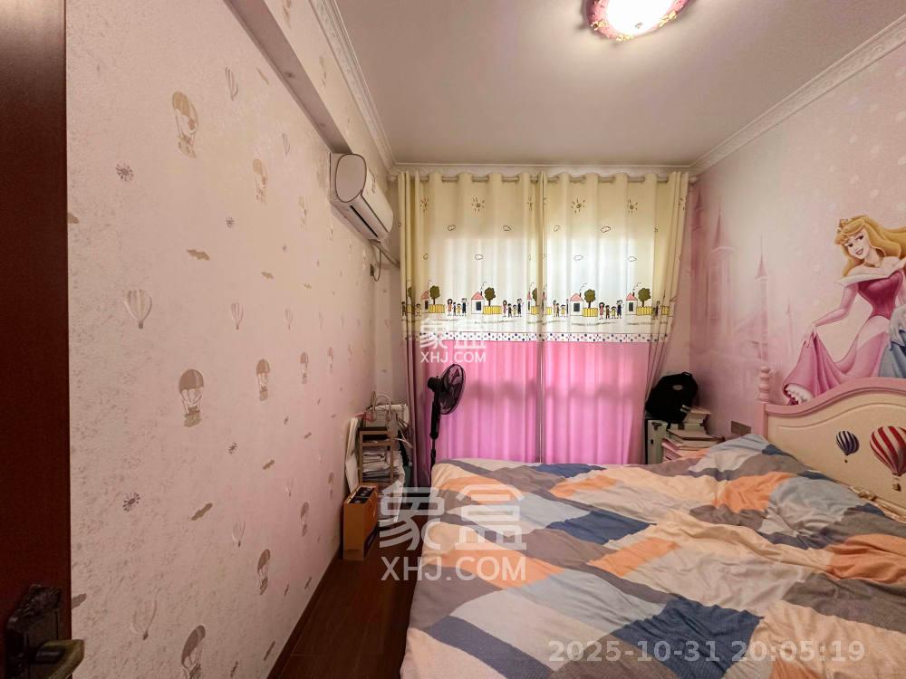 水岸天际（一期、二期）  6室2厅2卫    6500.0元/月室内图