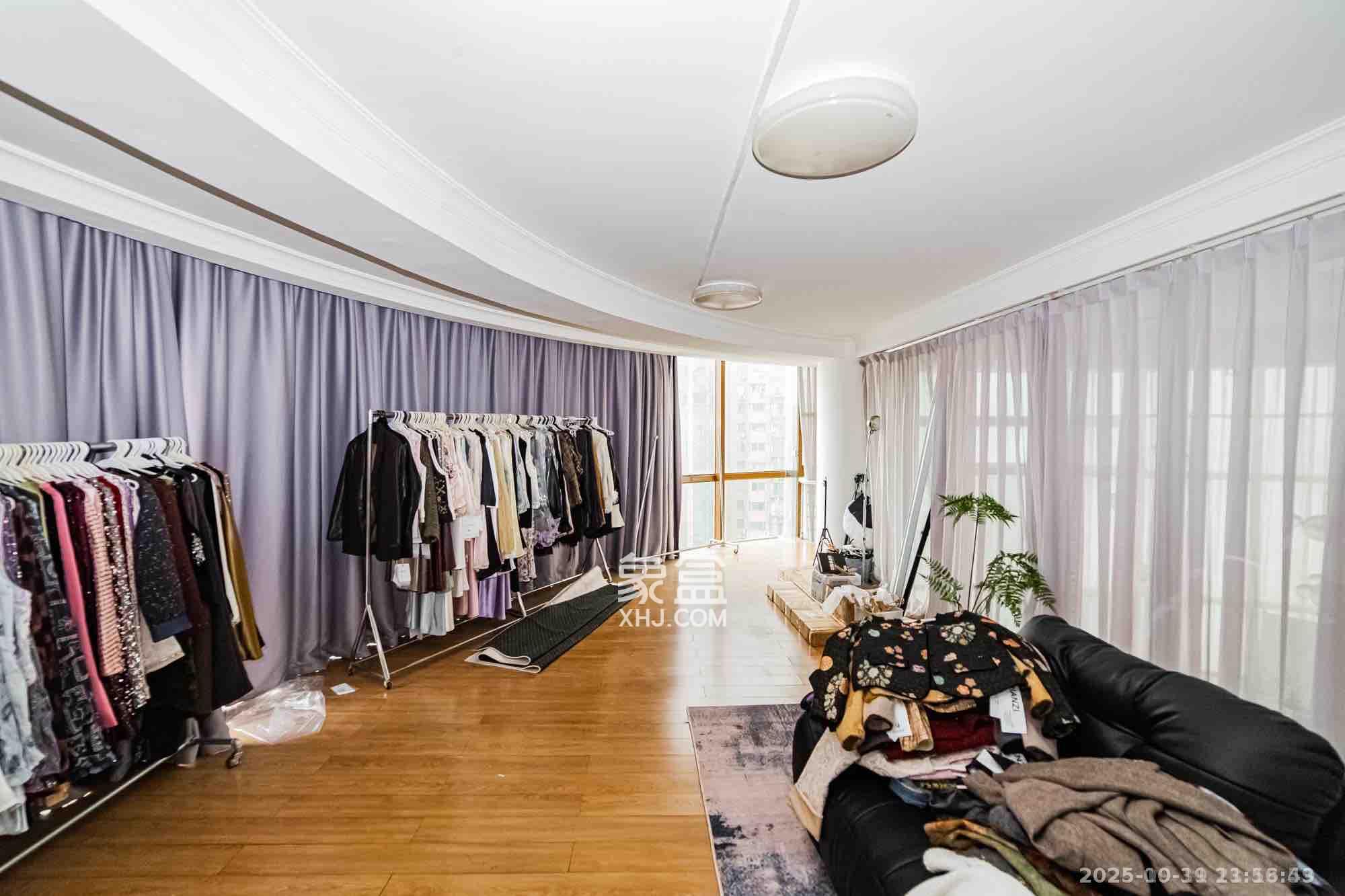 湘江世纪城富湾国际  4室2厅2卫    8000.0元/月室内图