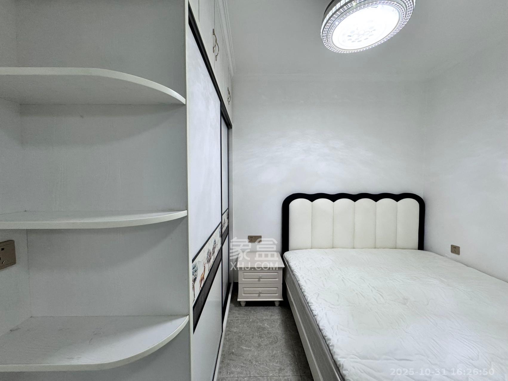 北辰三角洲E3区  1室1厅1卫    2400.0元/月室内图