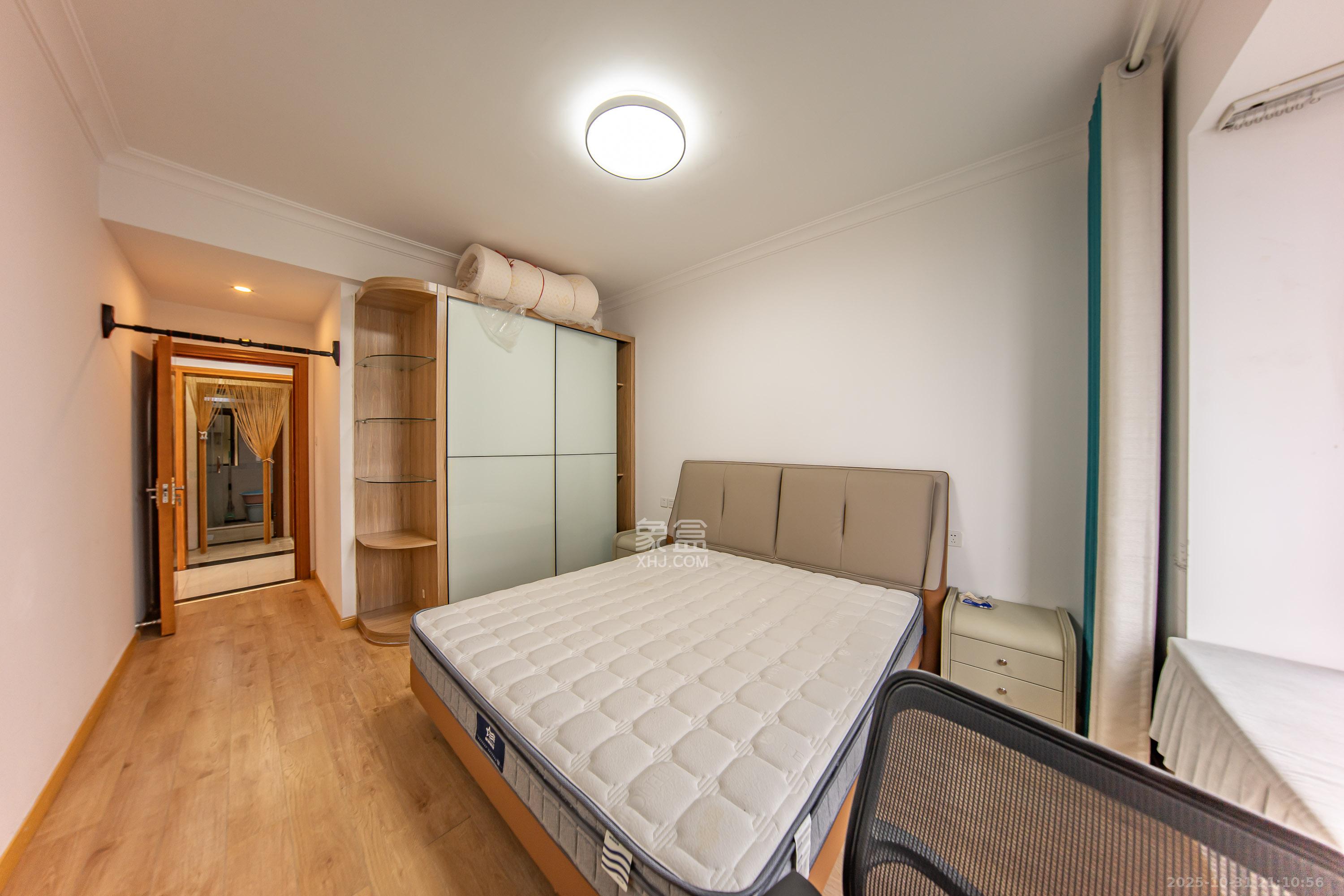 江山帝景哈佛  3室2厅1卫    95.0万卧室