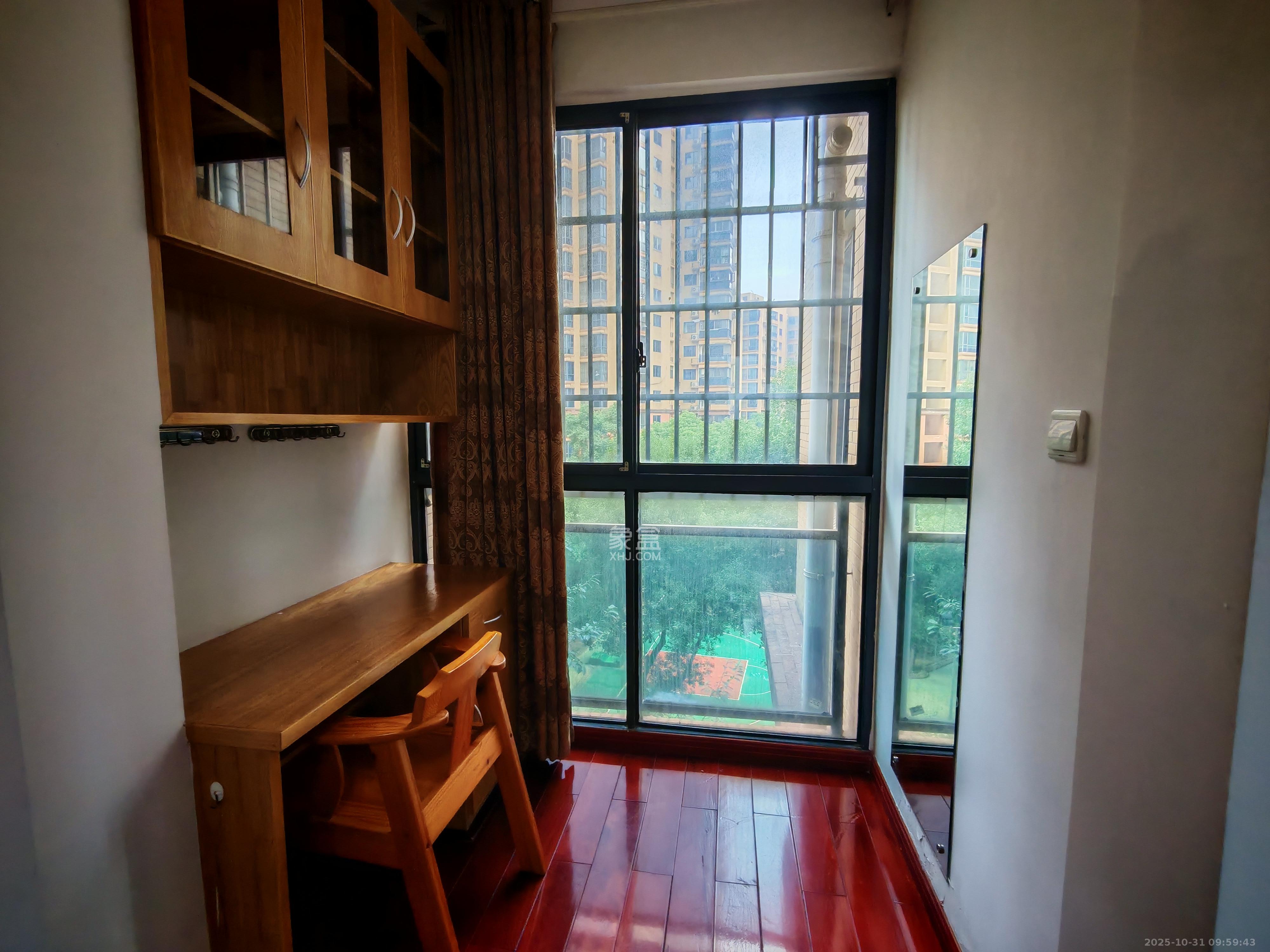 兴威帕克水岸  3室2厅2卫    2100.0元/月室内图