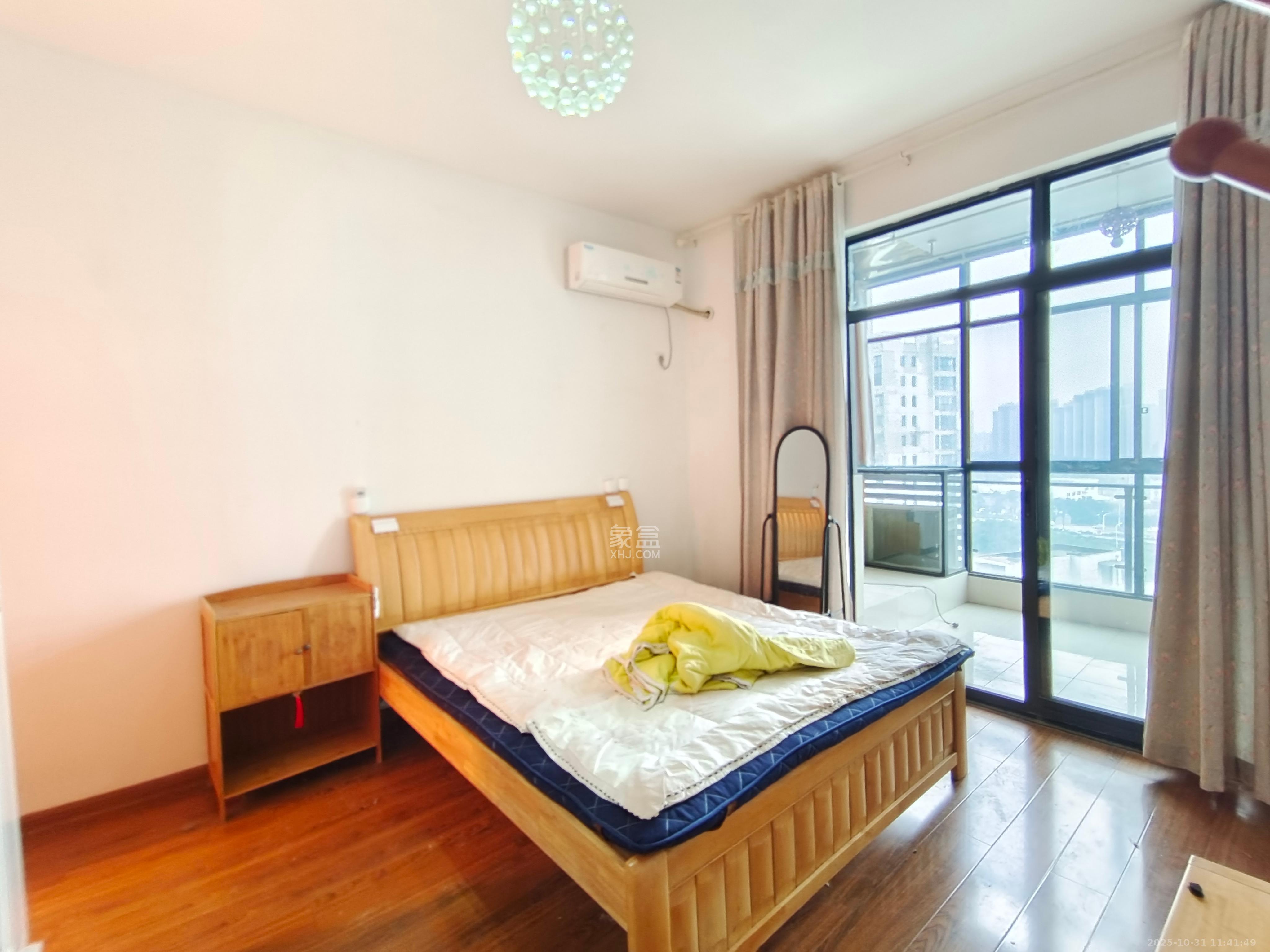 阳光100三期  1室1厅1卫    1800.0元/月 阳光100三期  1室1厅1卫    1800.0元/月室内图