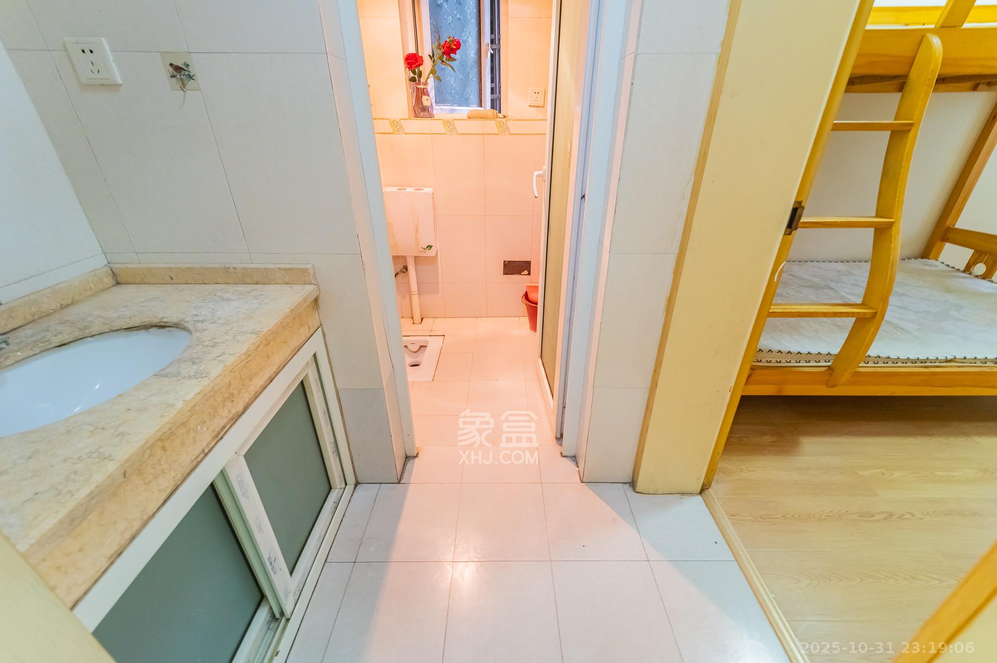 景上鑫苑  3室2厅1卫    56.0万 景上鑫苑  3室2厅1卫    56.0万卫生间