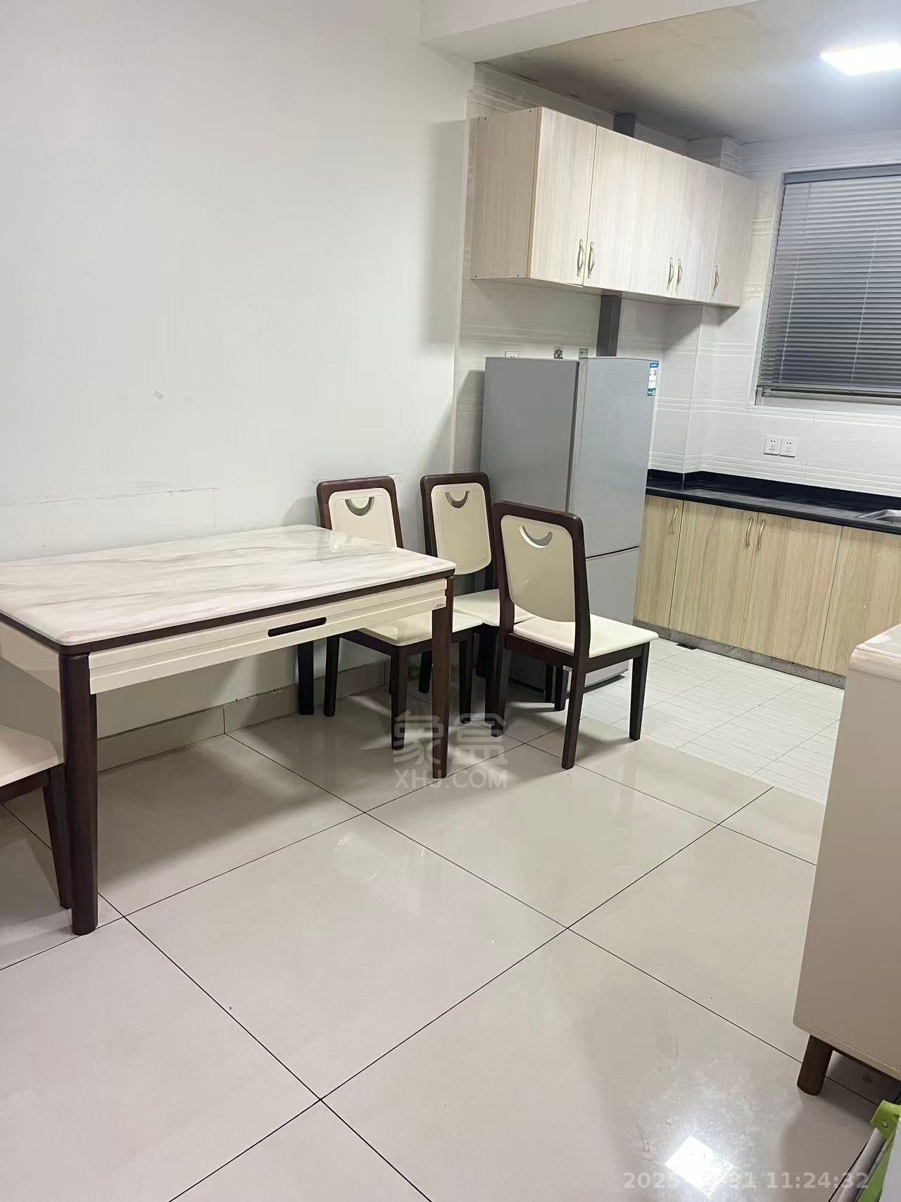 翡翠园  3室2厅2卫    1200.0元/月 翡翠园  3室2厅2卫    1200.0元/月