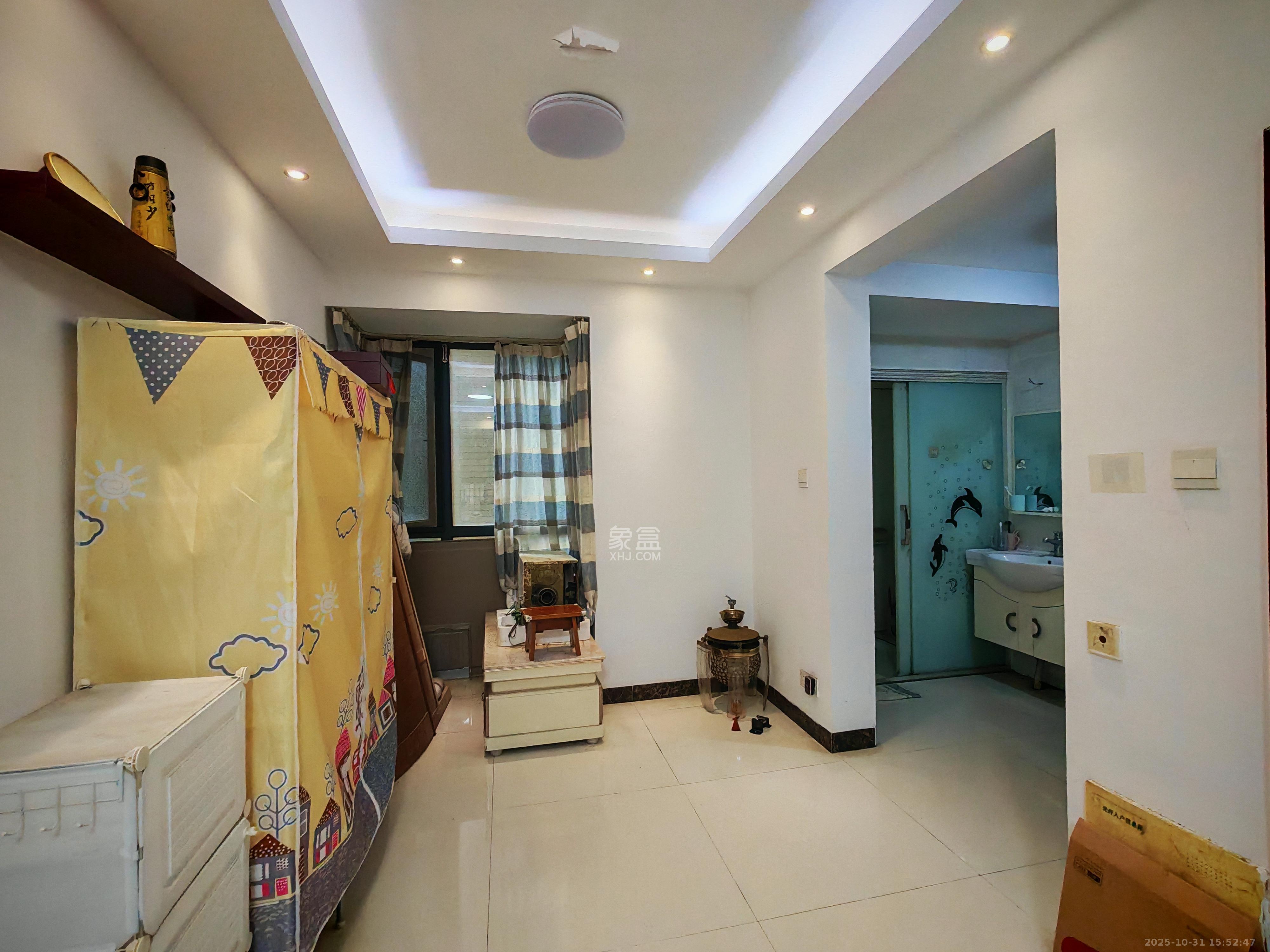 秀峰景园(领秀峰) 3室2厅2卫 1700.0元/月 秀峰景园(领秀峰) 3室2厅2卫 1700.0元/月室内图