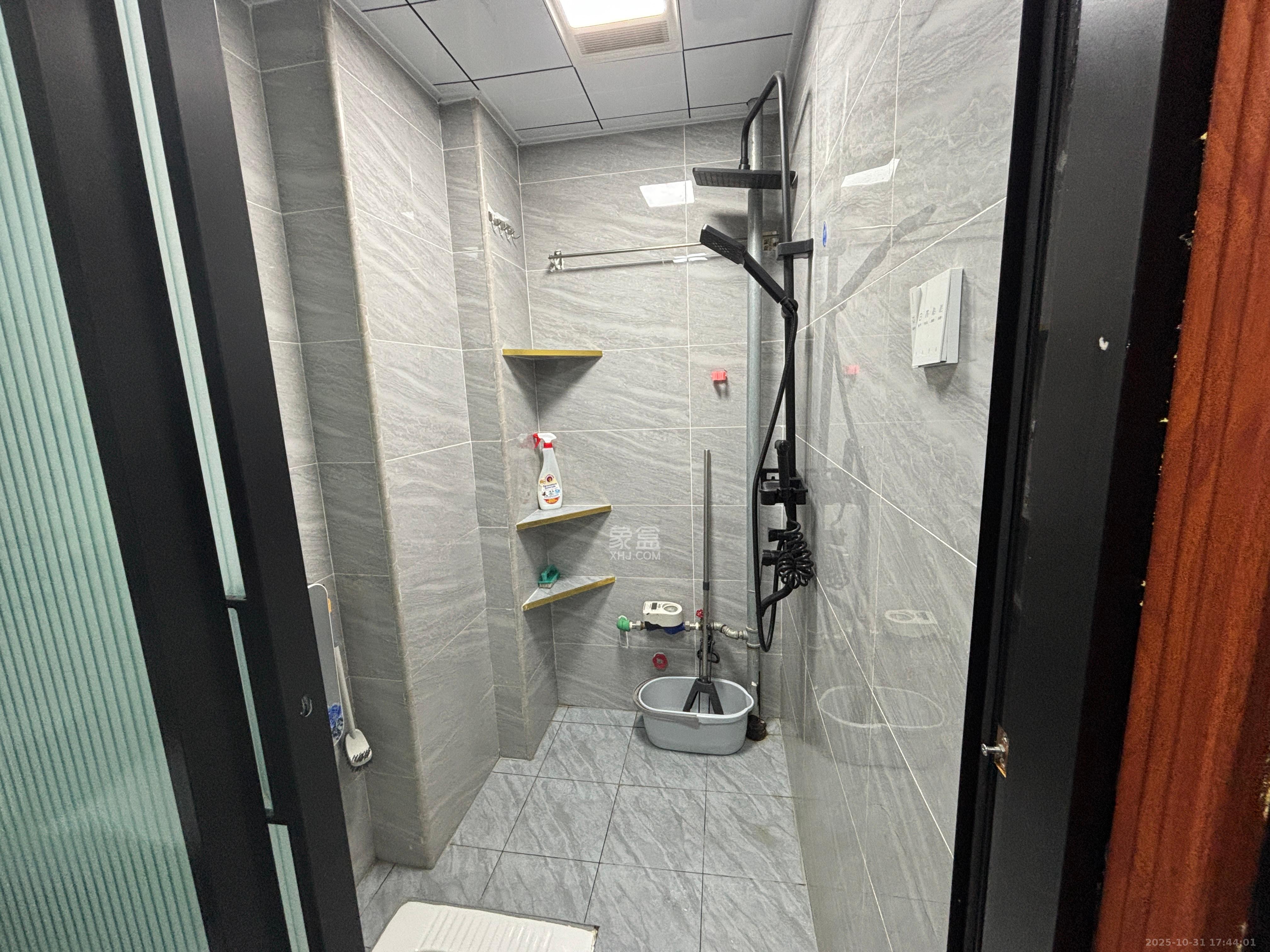 辉宏橄榄城  1室1厅1卫    1600.0元/月 辉宏橄榄城  1室1厅1卫    1600.0元/月室内图