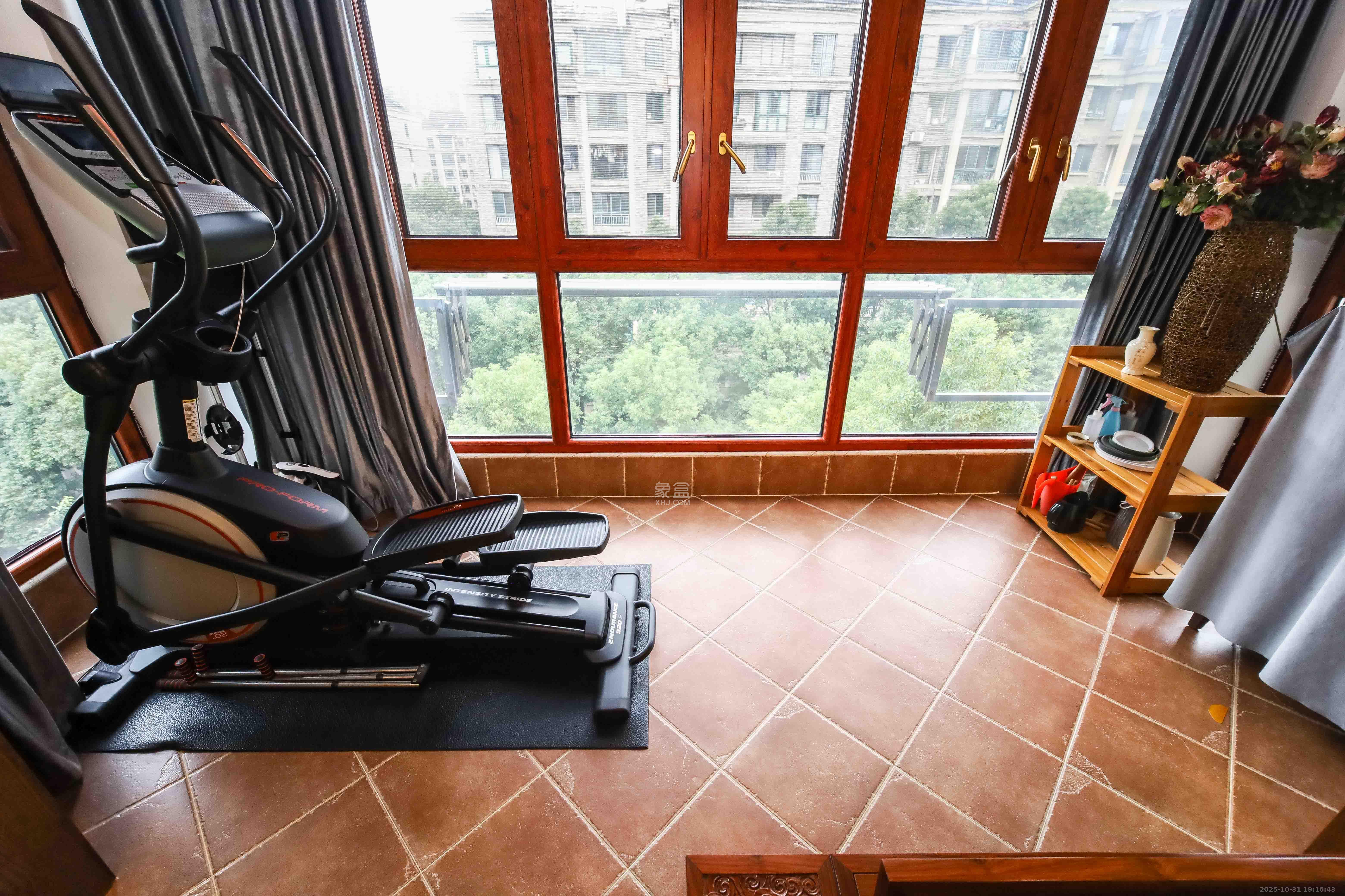 星城世家  4室2厅2卫    223.0万 星城世家  4室2厅2卫    223.0万阳台