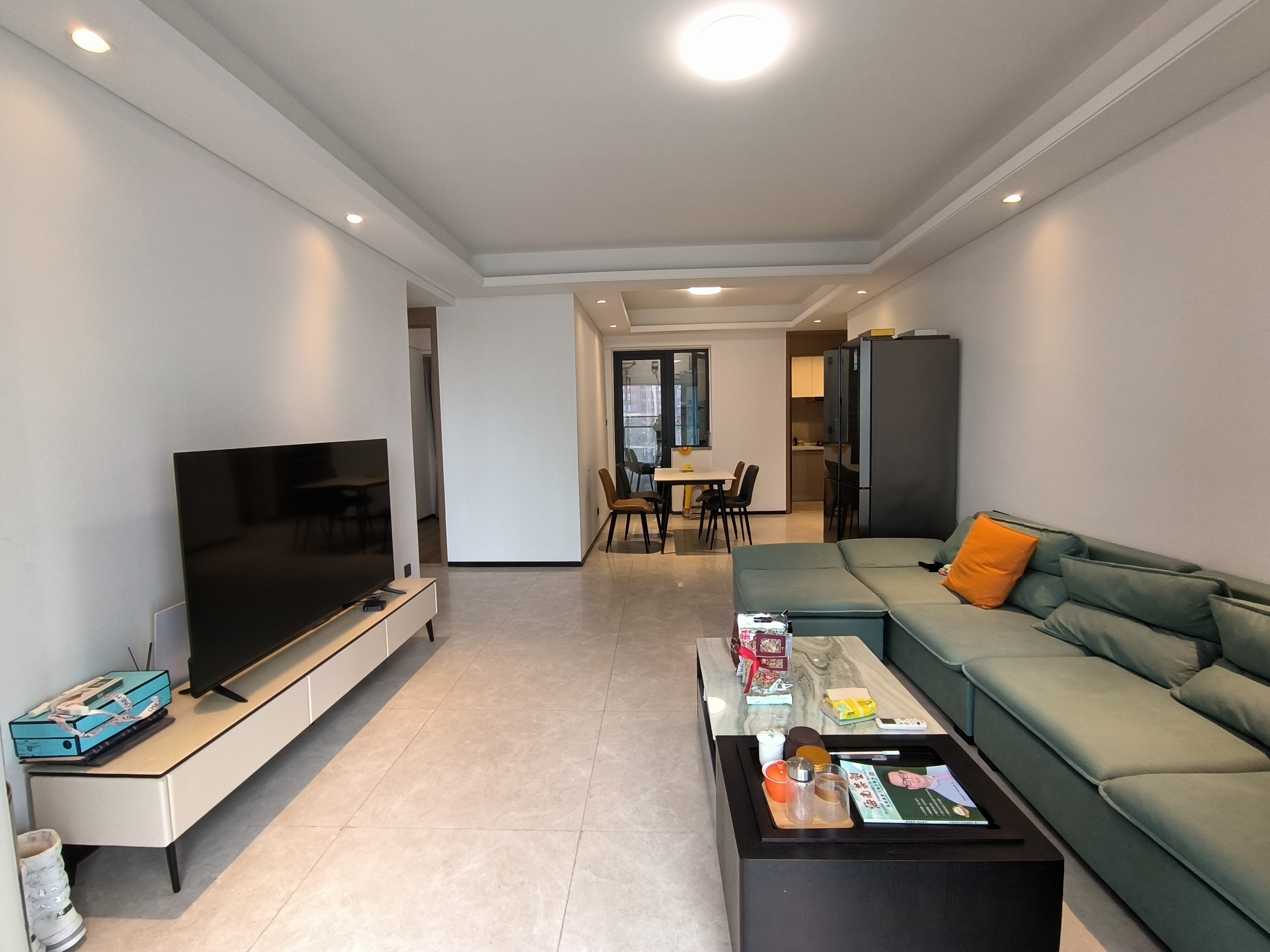 华润中心三期  4室2厅1卫    6200.0元/月室内图1