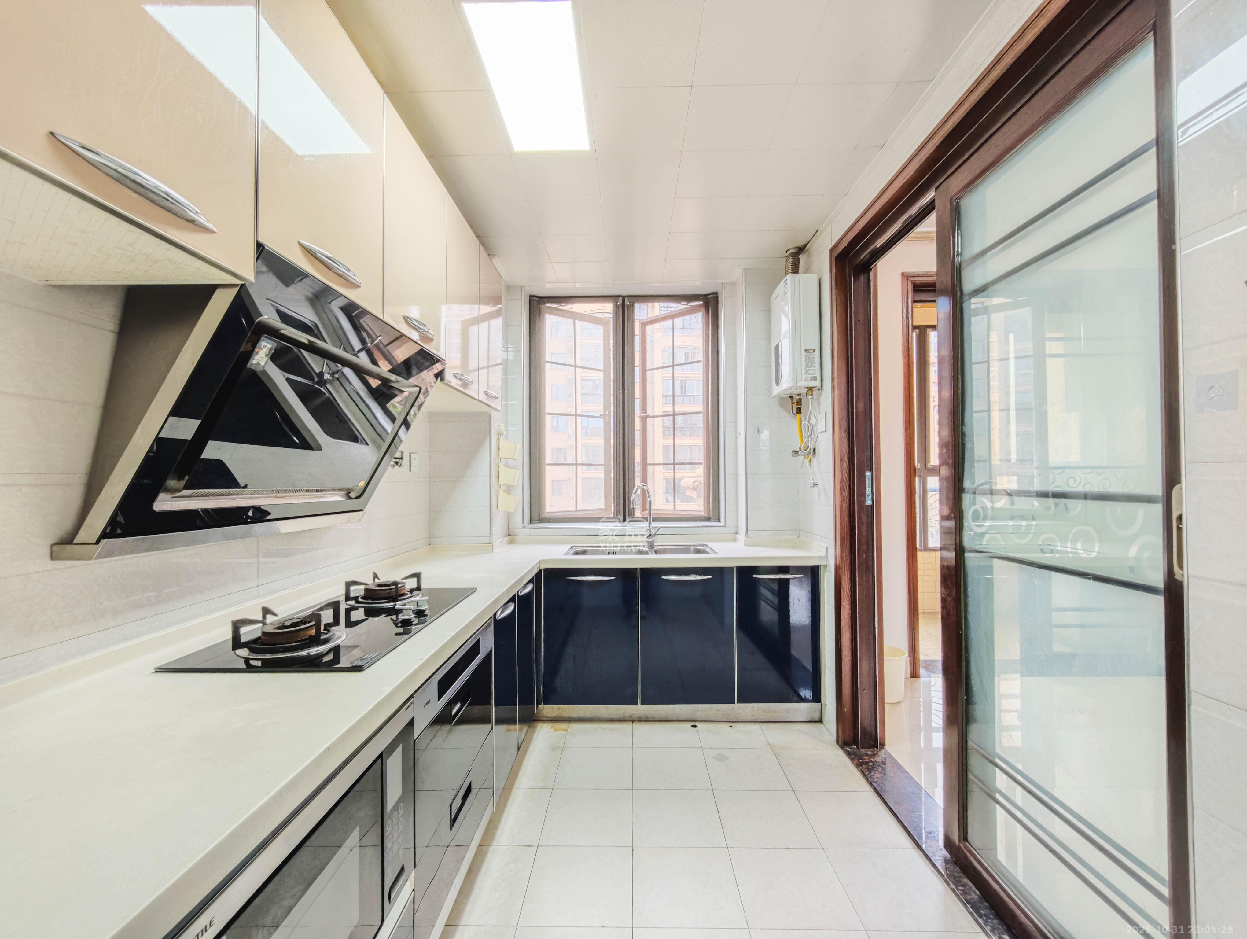 宏聚地中海  3室2厅2卫    115.0万其他