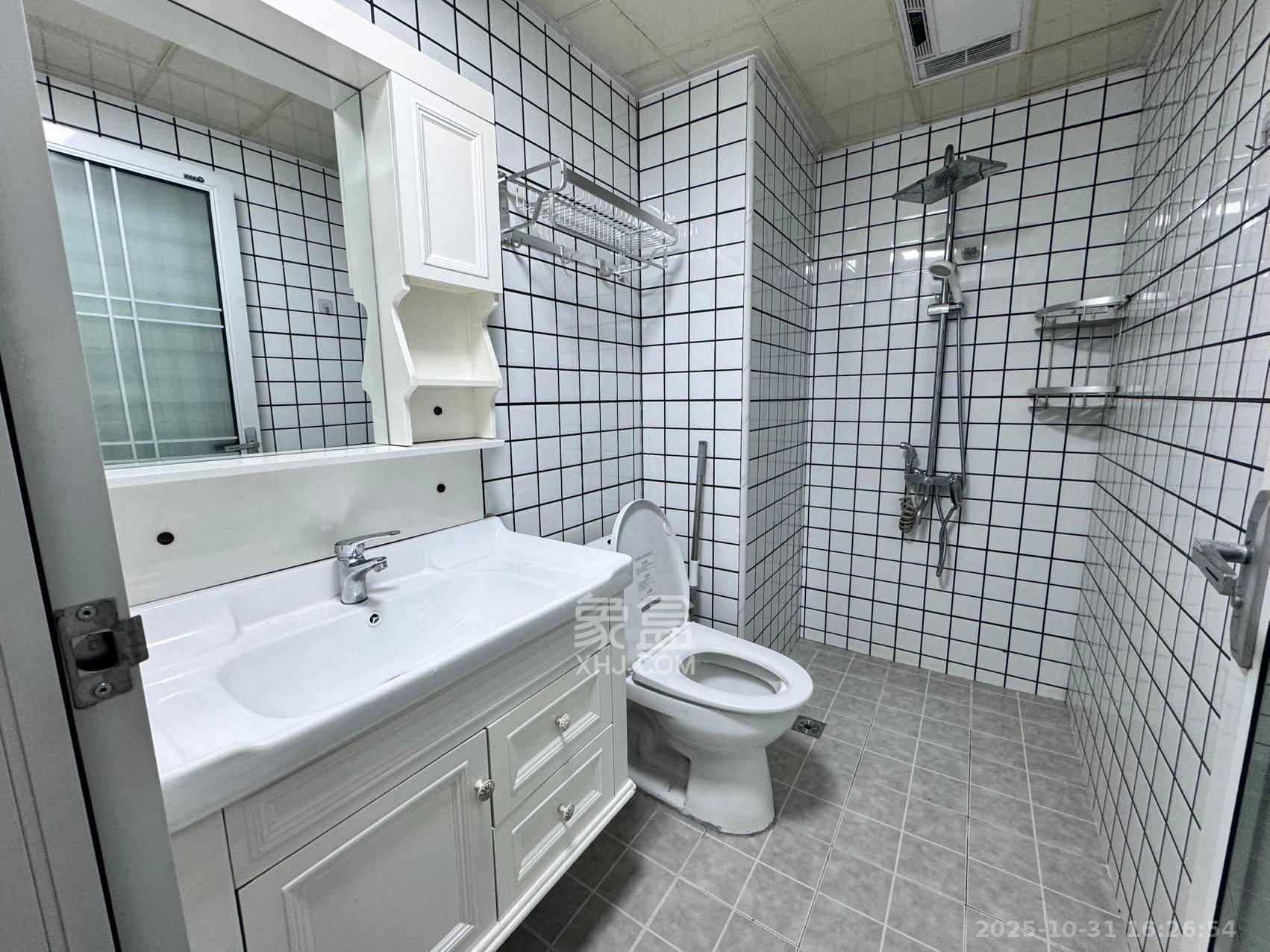 北辰三角洲E3区  1室1厅1卫    2400.0元/月室内图