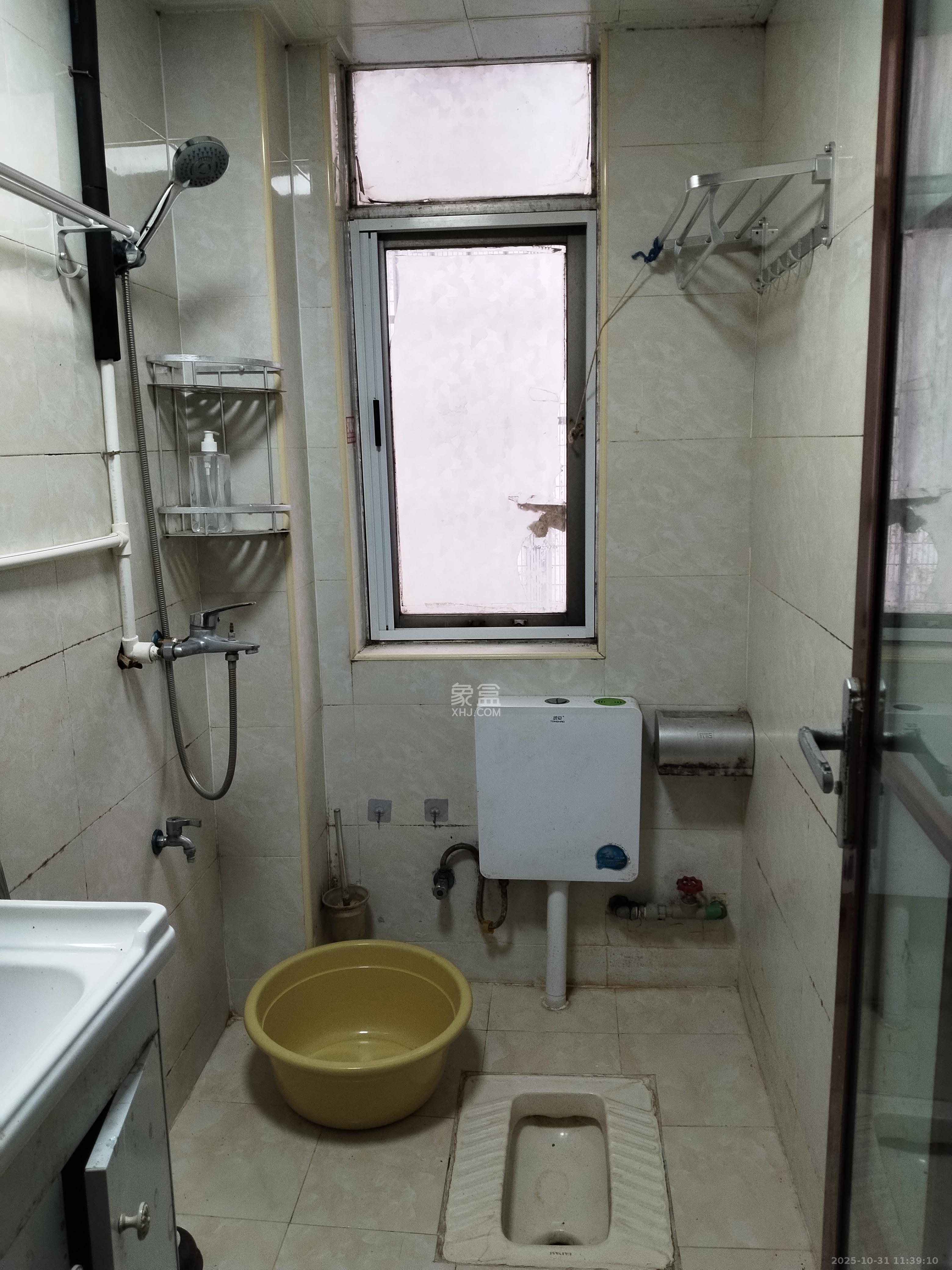 竹园公寓  3室2厅2卫    3000.0元/月 竹园公寓  3室2厅2卫    3000.0元/月室内图