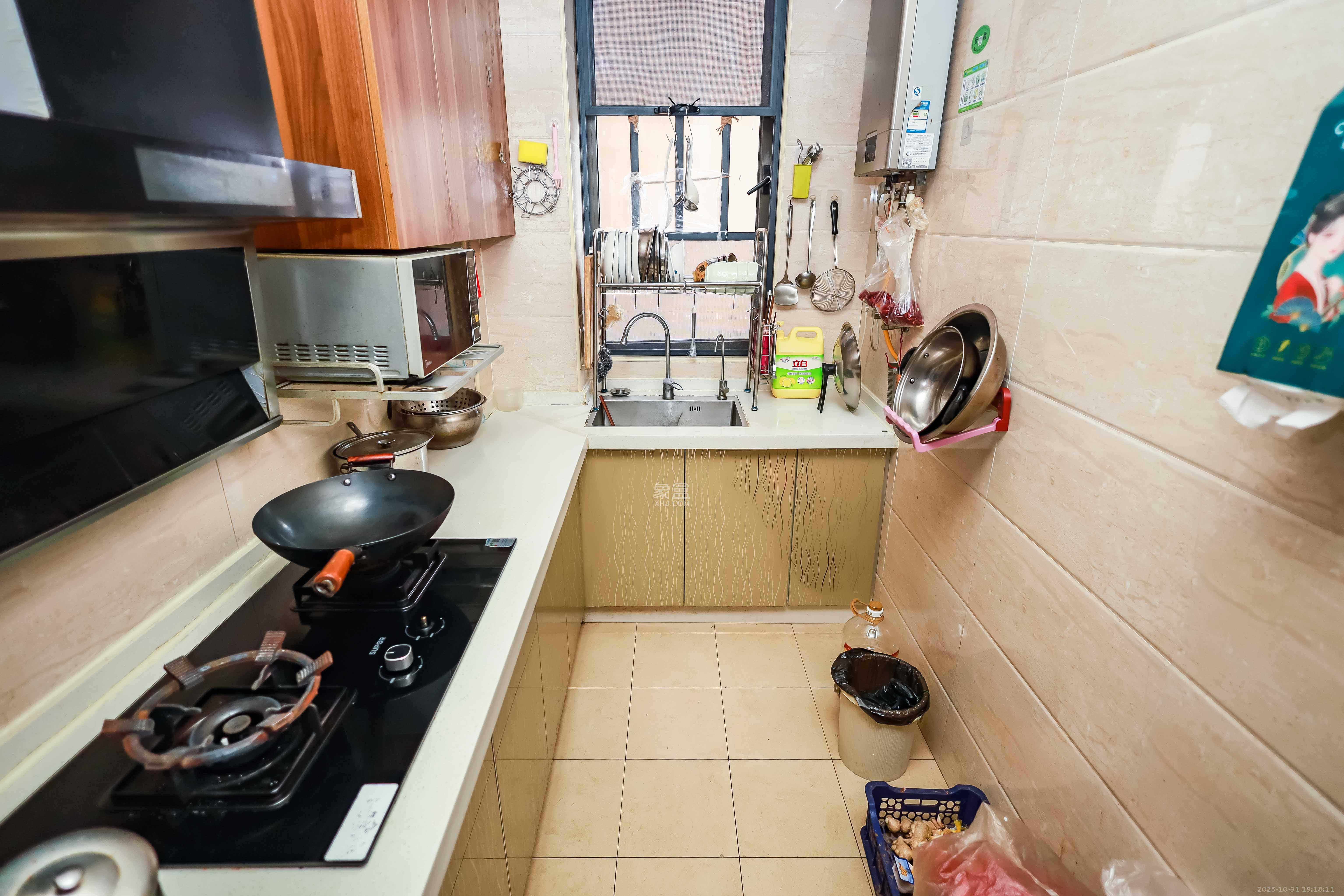 麓谷小镇  3室2厅1卫    60.0万 麓谷小镇  3室2厅1卫    60.0万厨房