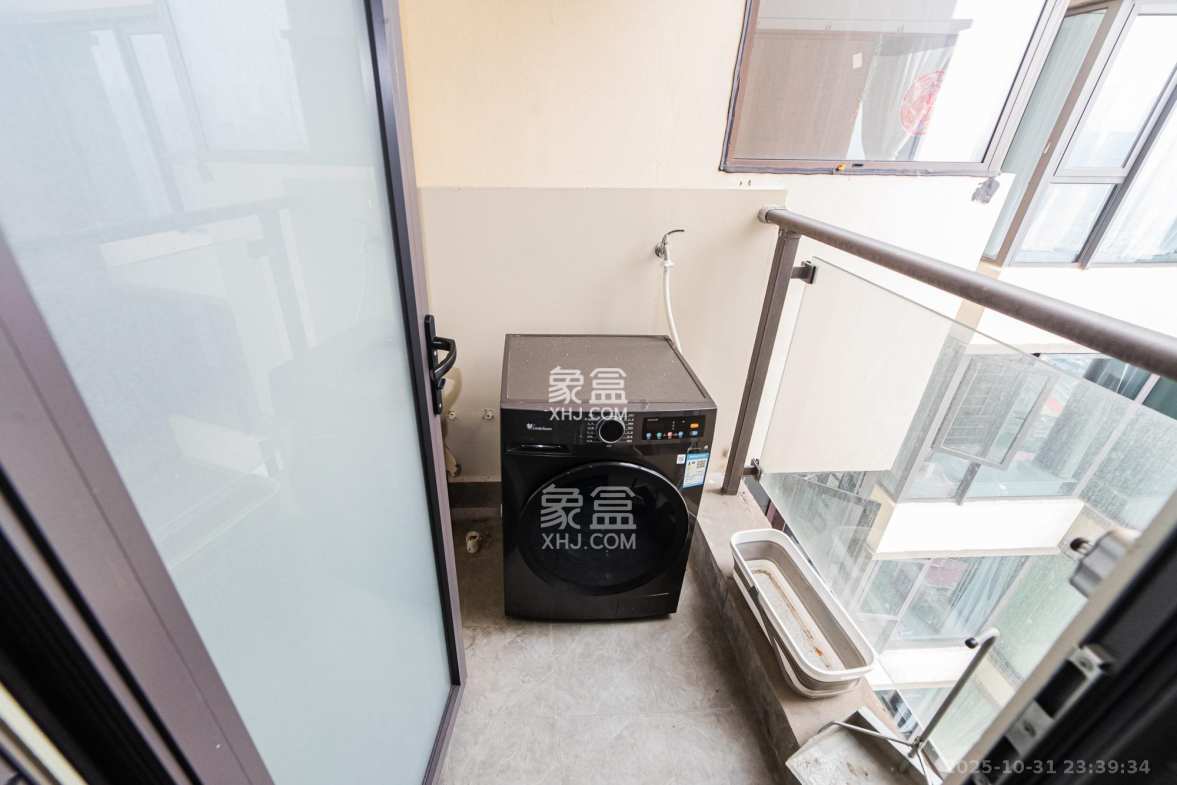 北辰瀚江府  3室2厅2卫    240.0万 北辰瀚江府  3室2厅2卫    240.0万阳台