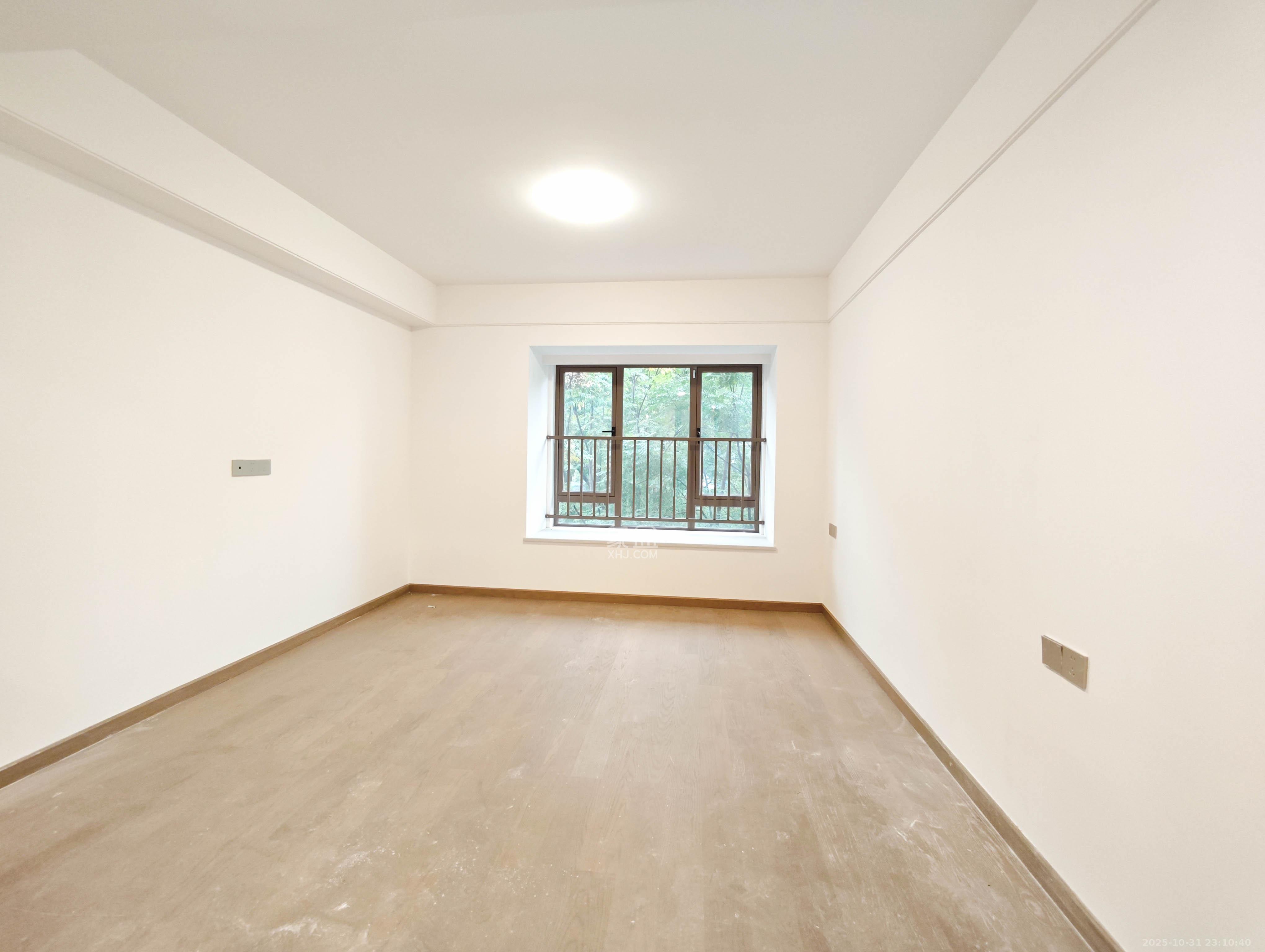 弘阳阳光城天宸府 4室2厅2卫 195.0万 弘阳阳光城天宸府 4室2厅2卫 195.0万卧室