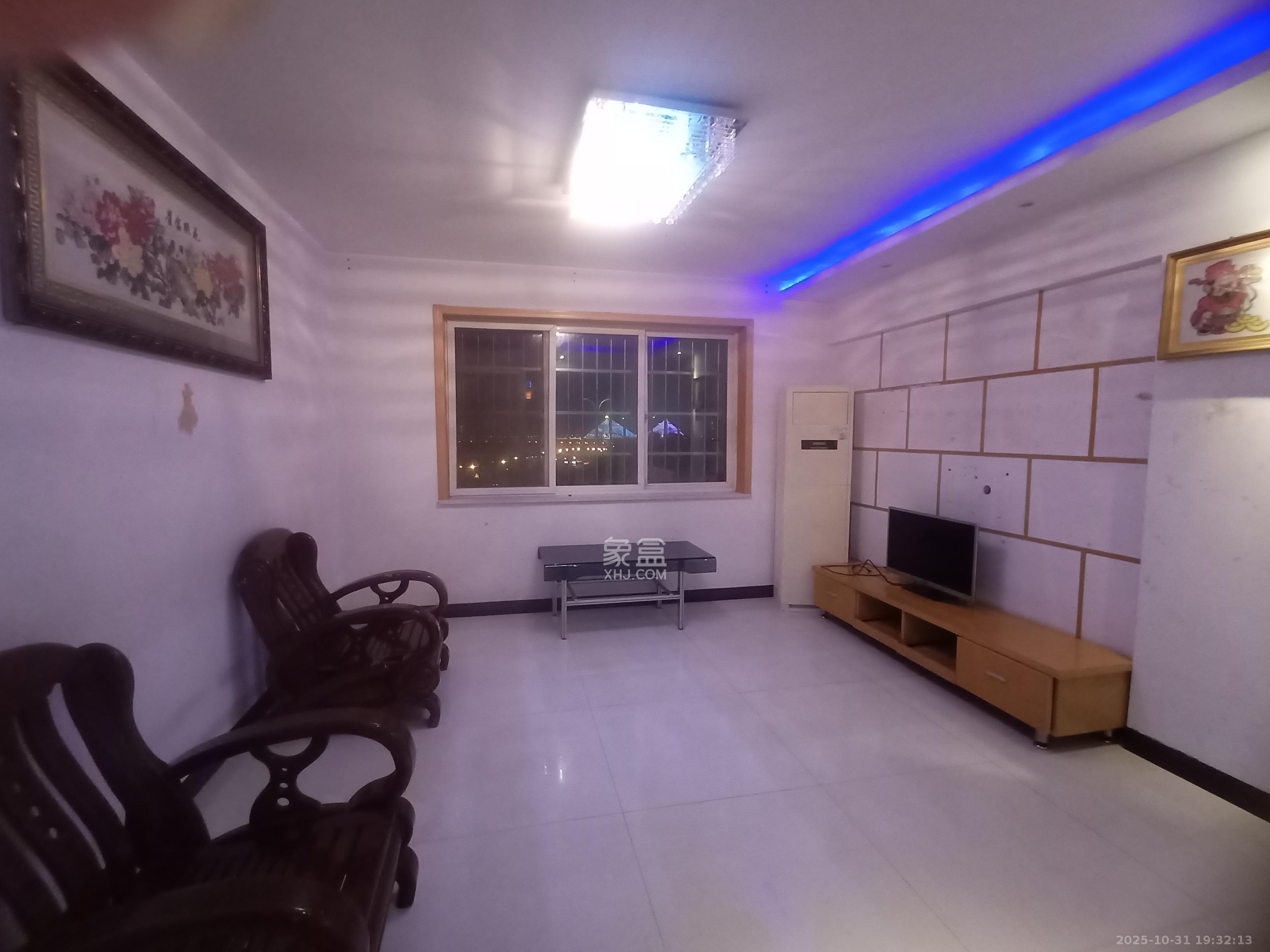 新诚小区 3室1厅1卫 1700.0元/月 新诚小区 3室1厅1卫 1700.0元/月室内图