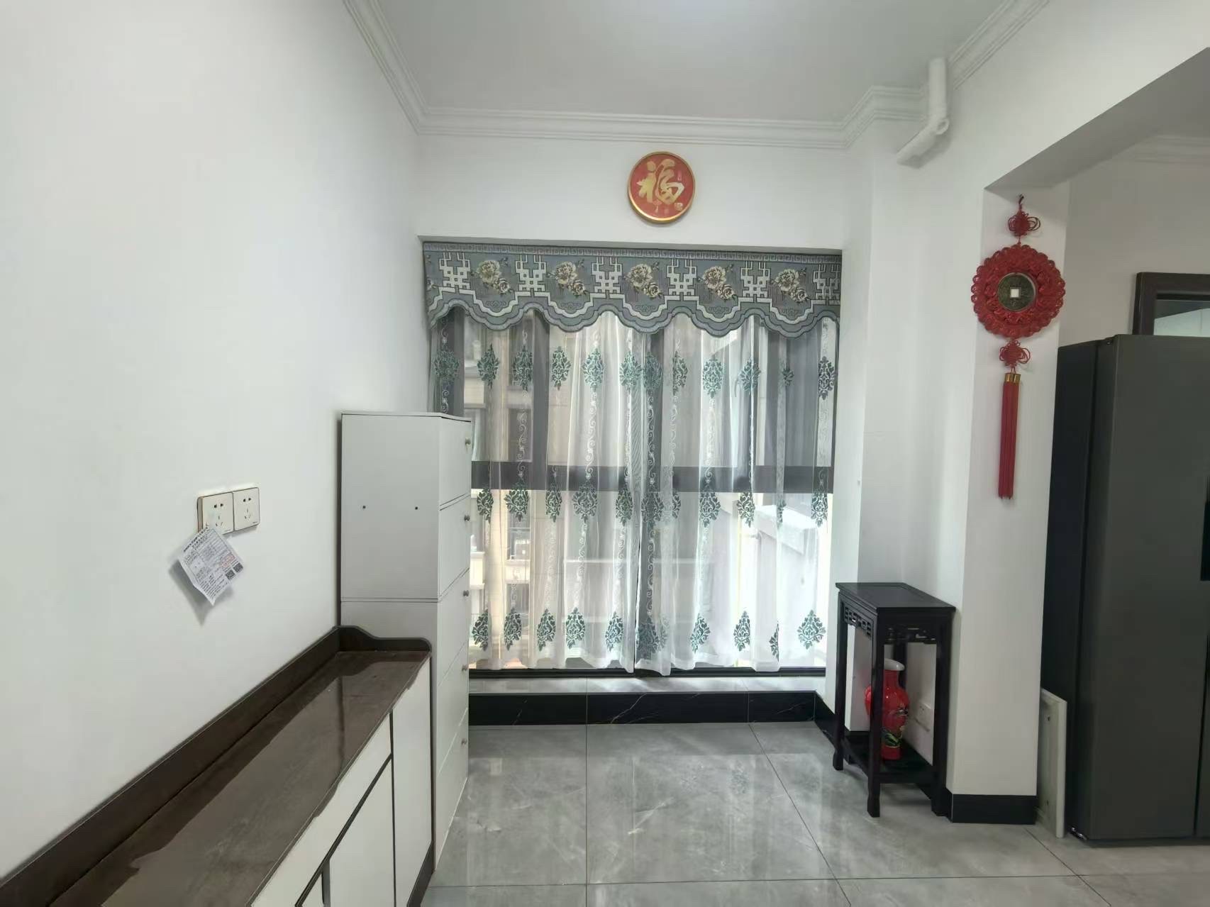 绿地海森林  3室2厅1卫    2200.0元/月 绿地海森林  3室2厅1卫    2200.0元/月室内图