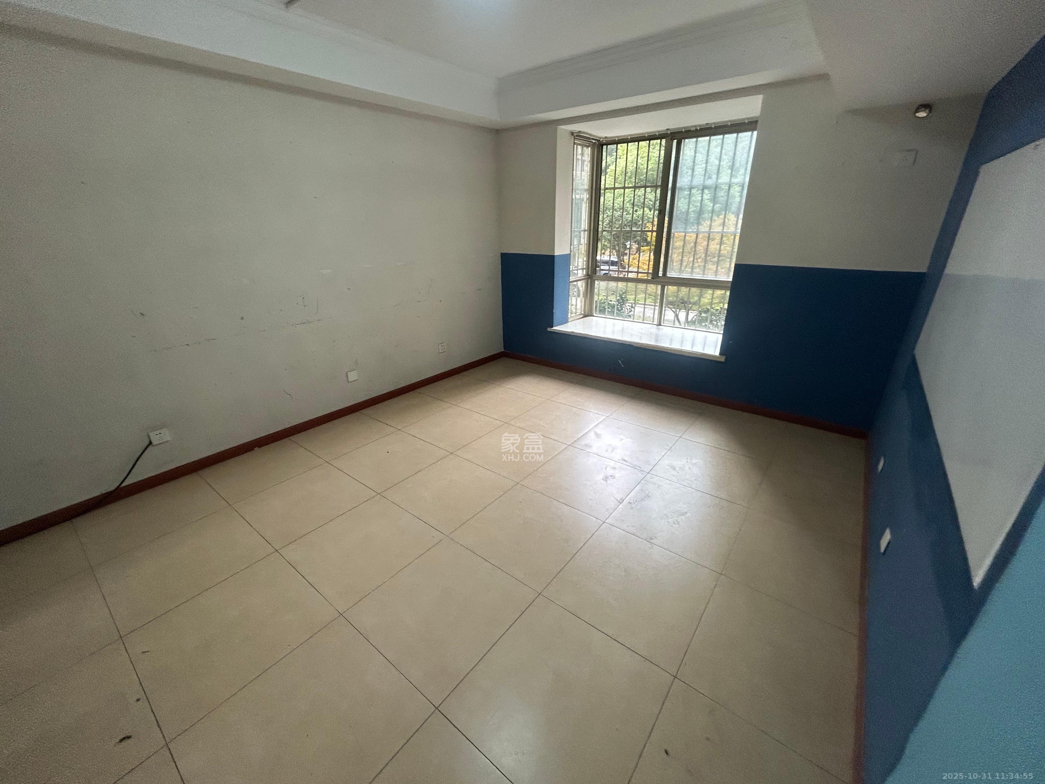 金色比华利  4室2厅2卫    2500.0元/月室内图