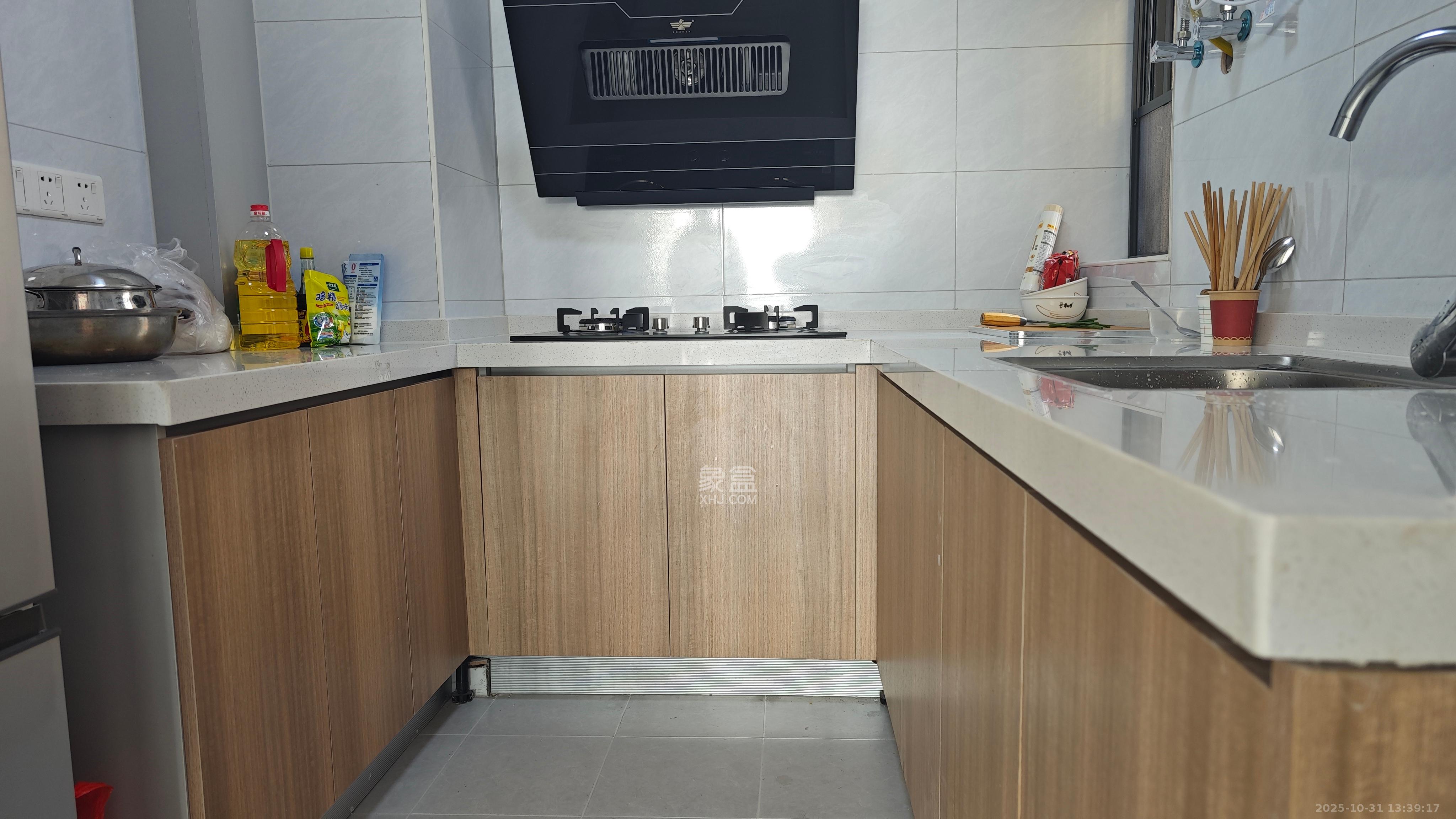 中建嘉和城  3室2厅1卫    2300.0元/月 中建嘉和城  3室2厅1卫    2300.0元/月室内图