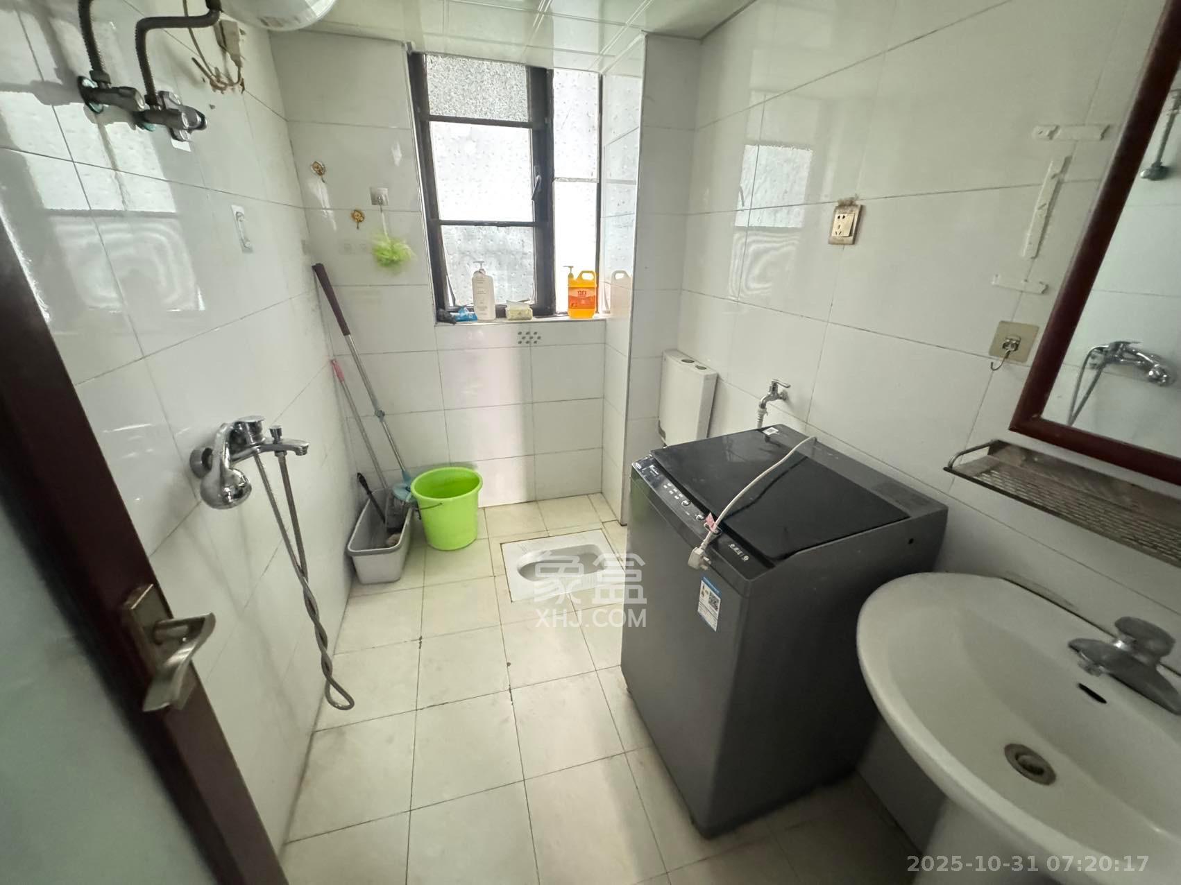 盛地春天里  3室2厅2卫    1350.0元/月室内图