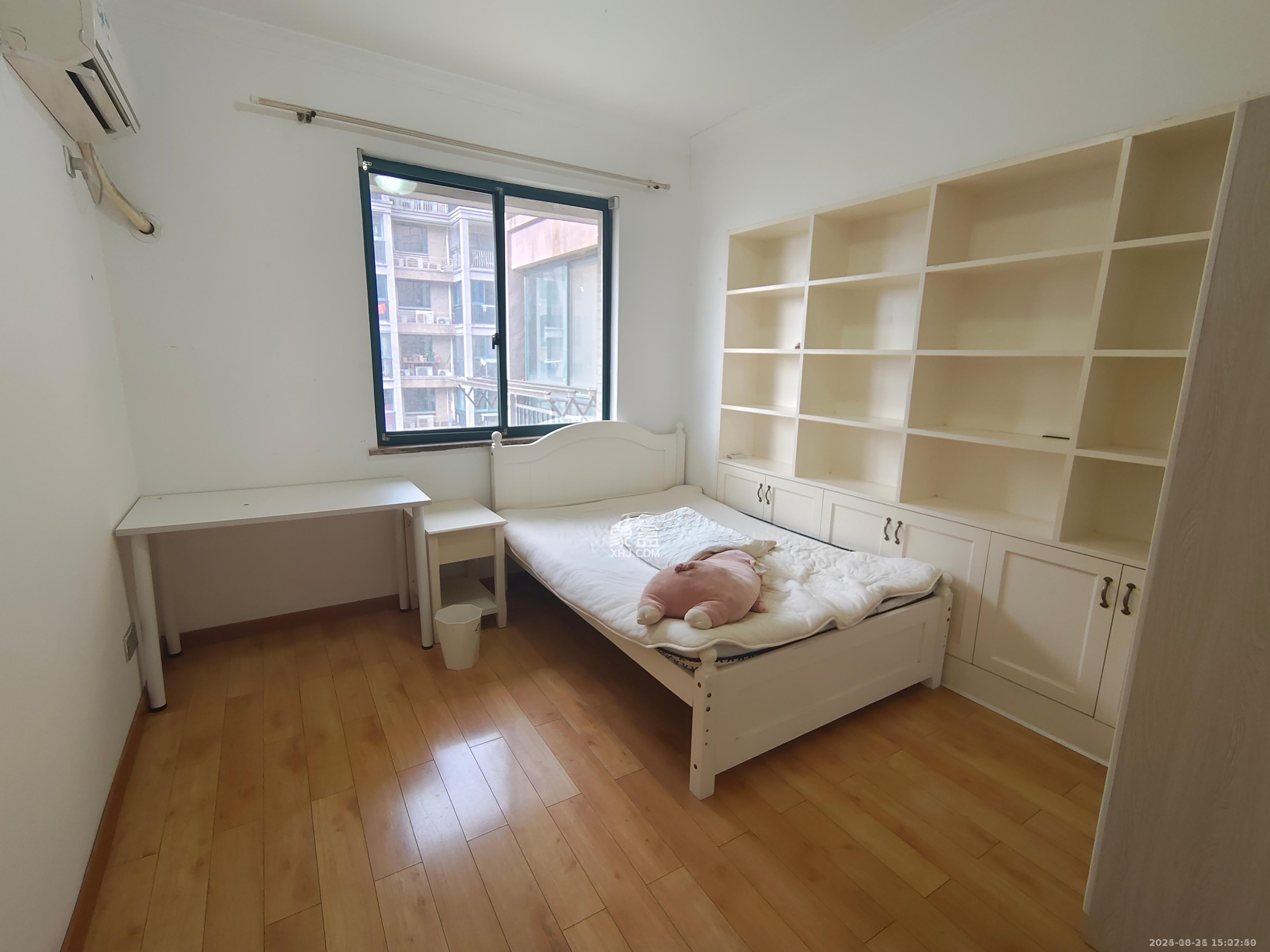 共和世家  4室2厅2卫    4000.0元/月室内图