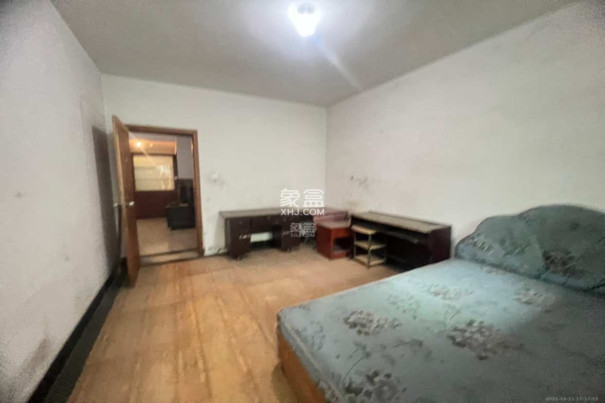 中南汽车世界 2室2厅1卫 1200.0元/月 中南汽车世界 2室2厅1卫 1200.0元/月室内图