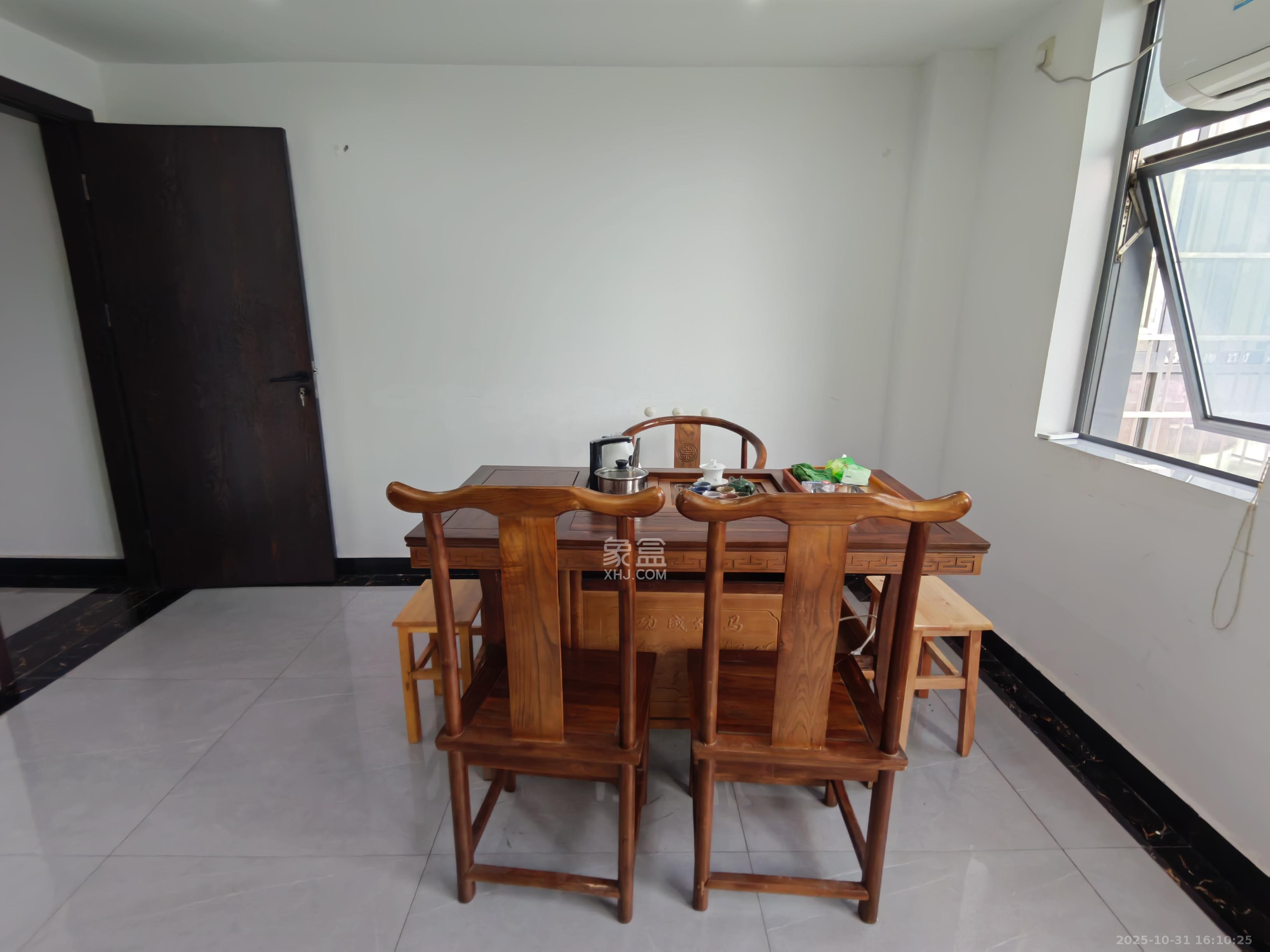 财富港湾(绿领大厦)  3室2厅1卫    3200.0元/月 财富港湾(绿领大厦)  3室2厅1卫    3200.0元/月室内图