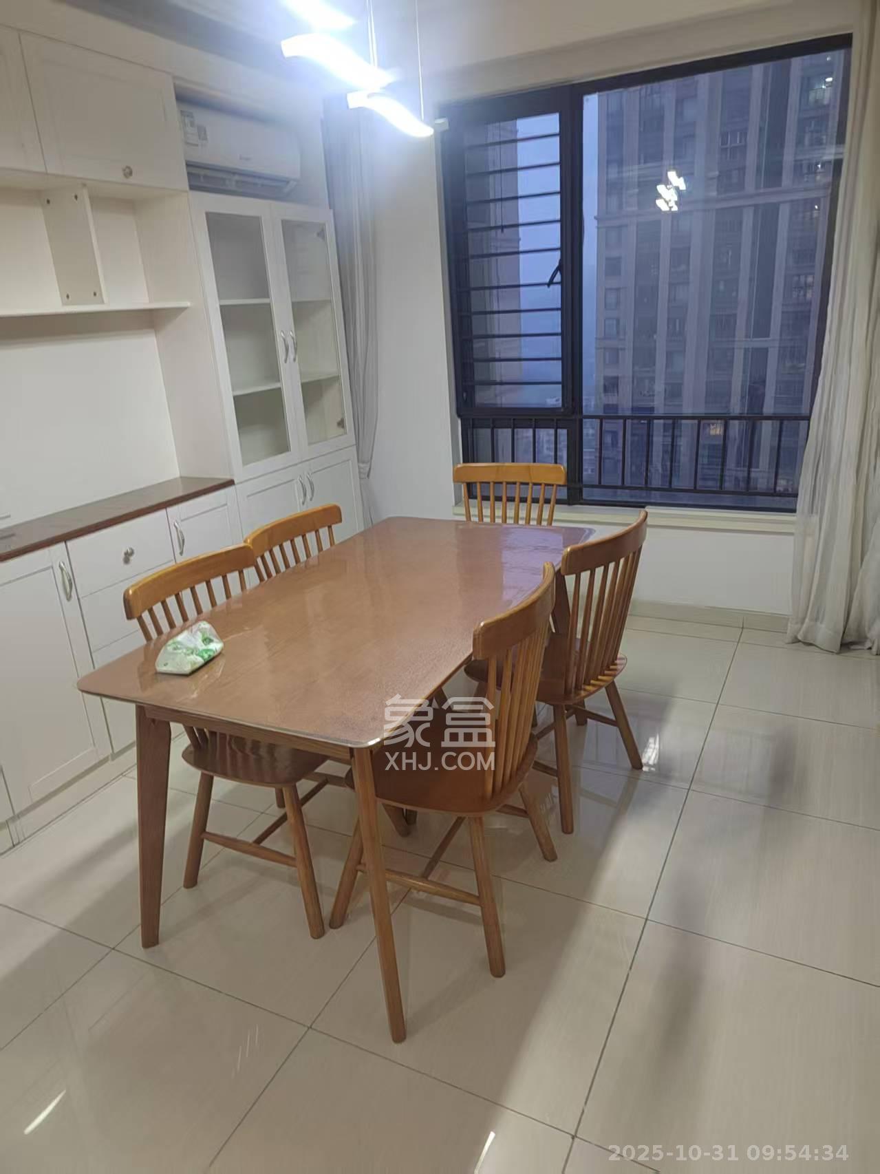 中海国际四期  4室2厅2卫    2800.0元/月 中海国际四期  4室2厅2卫    2800.0元/月室内图